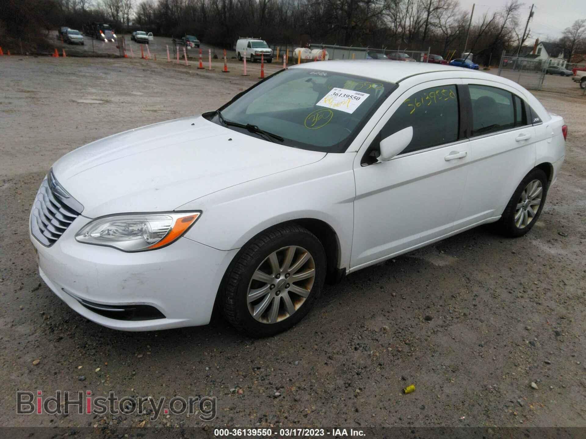 2012 CHRYSLER 200 - VIN: 1C3CCBBB0CN288547 - Фото 2