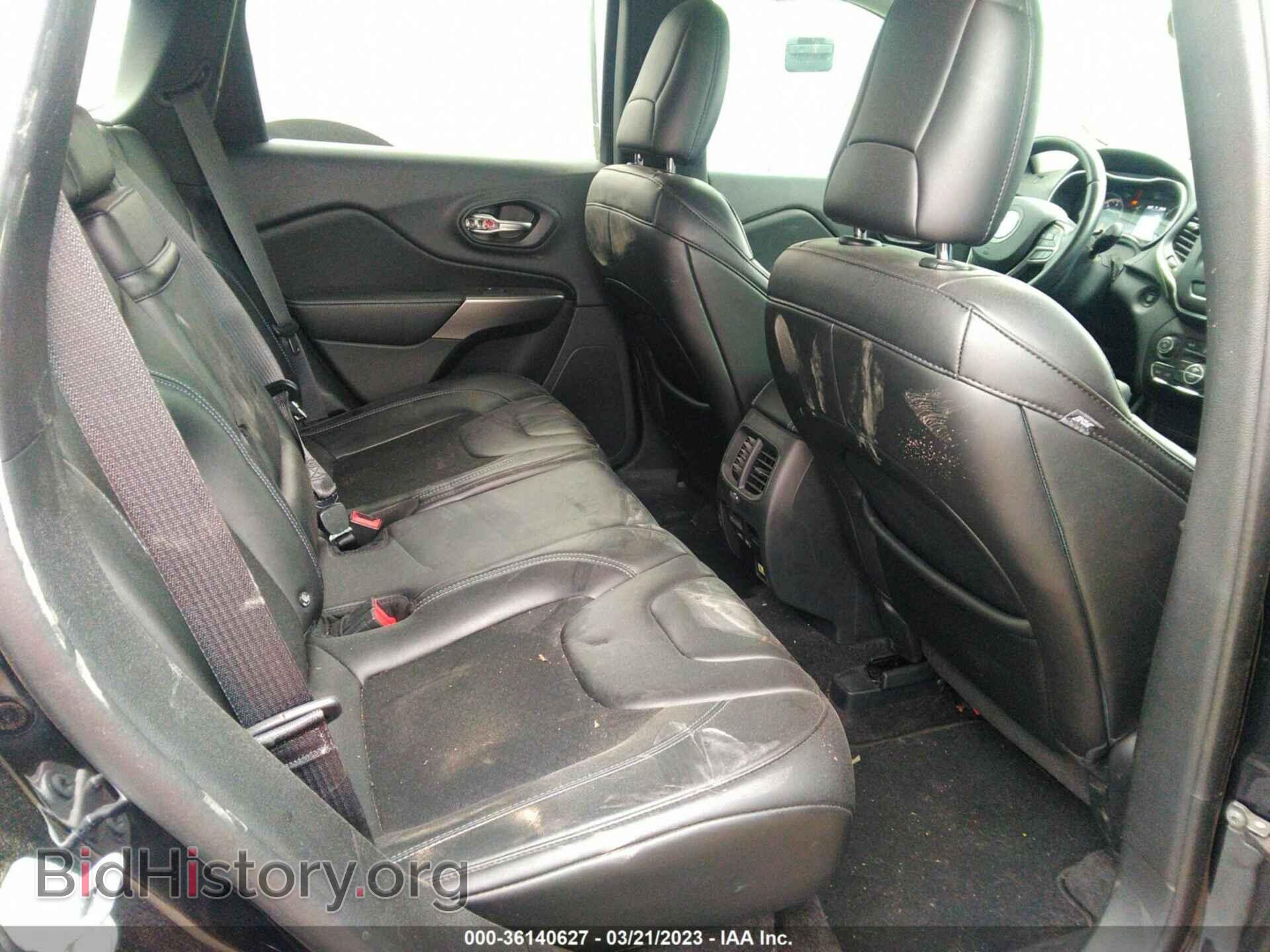 2019 JEEP CHEROKEE - VIN: 1C4PJLLB0KD110388 - Фото 8