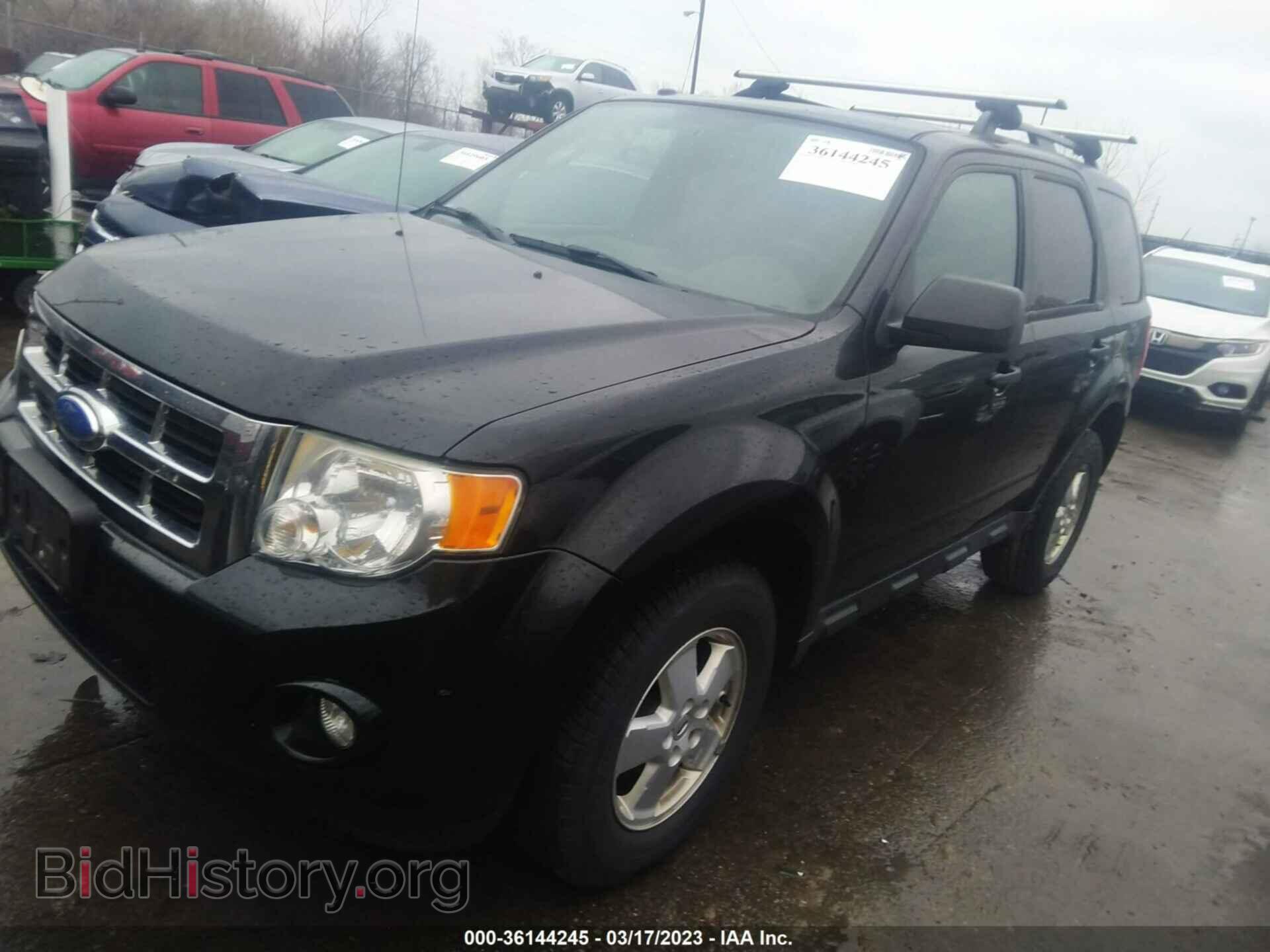 2011 FORD ESCAPE - VIN: 1FMCU0D74BKC17188 - Фото 2