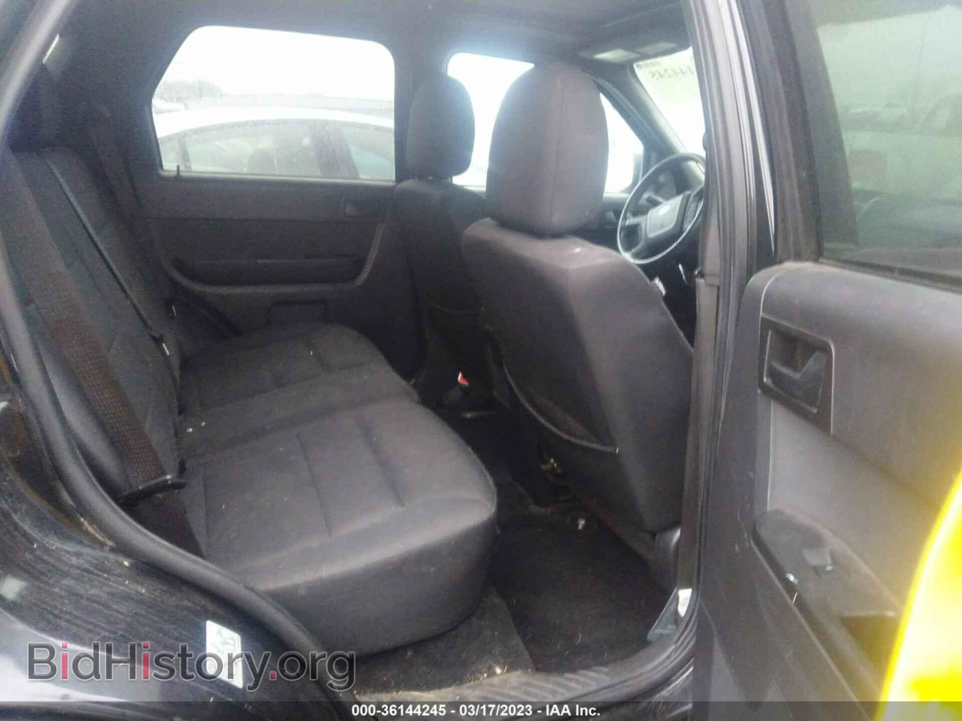2011 FORD ESCAPE - VIN: 1FMCU0D74BKC17188 - Фото 8