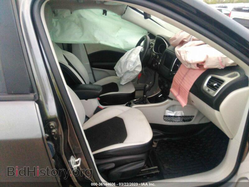 2020 Jeep COMPASS (VIN 3C4NJCBB1LT248946) — photo 5 of 11
