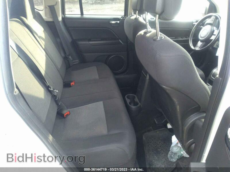 2011 Jeep COMPASS (VIN 1J4NF1FB1BD180288) — фото 8 из 11
