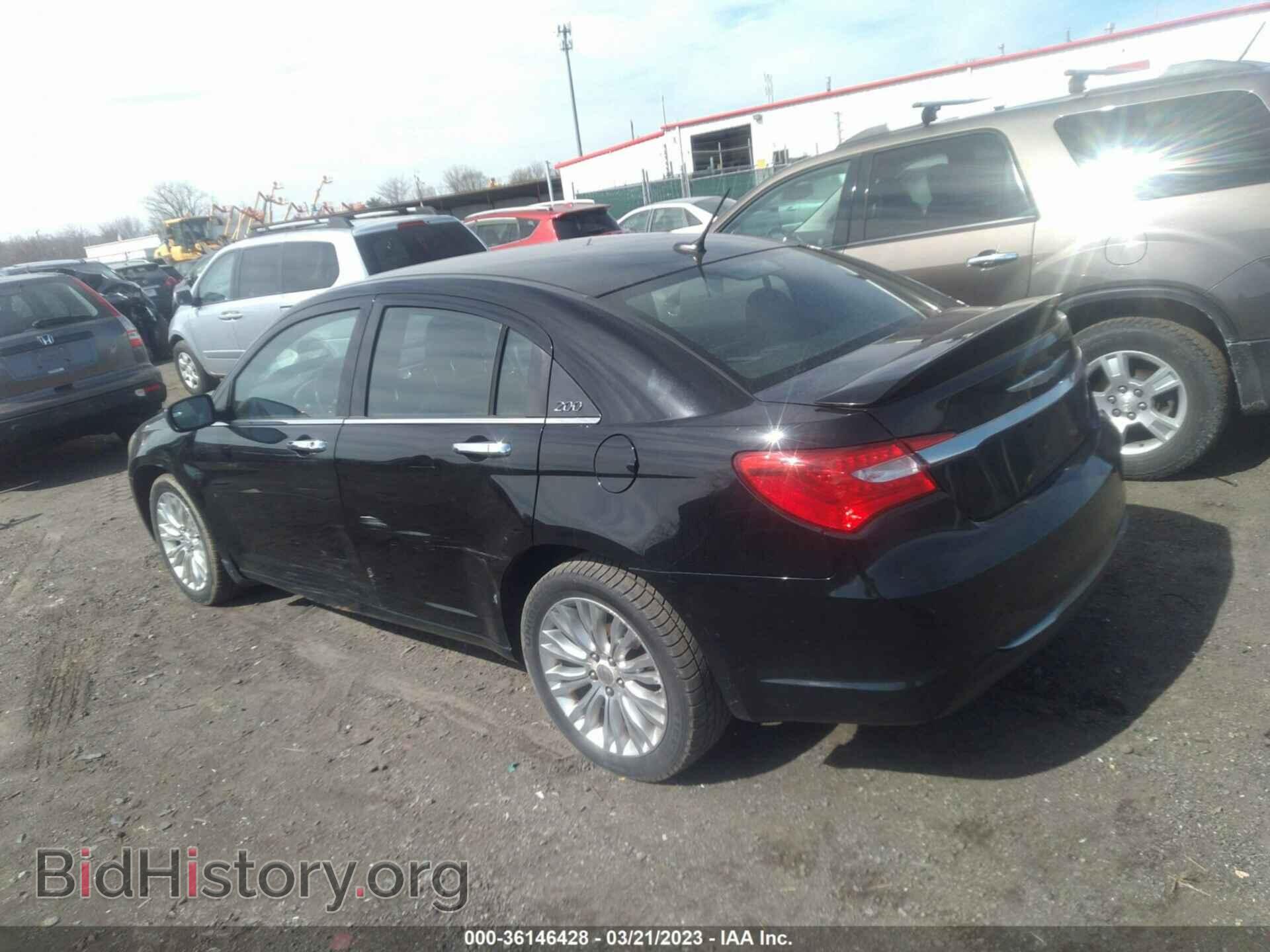 2011 CHRYSLER 200 - VIN: 1C3BC2FB3BN569648 - Photo 3