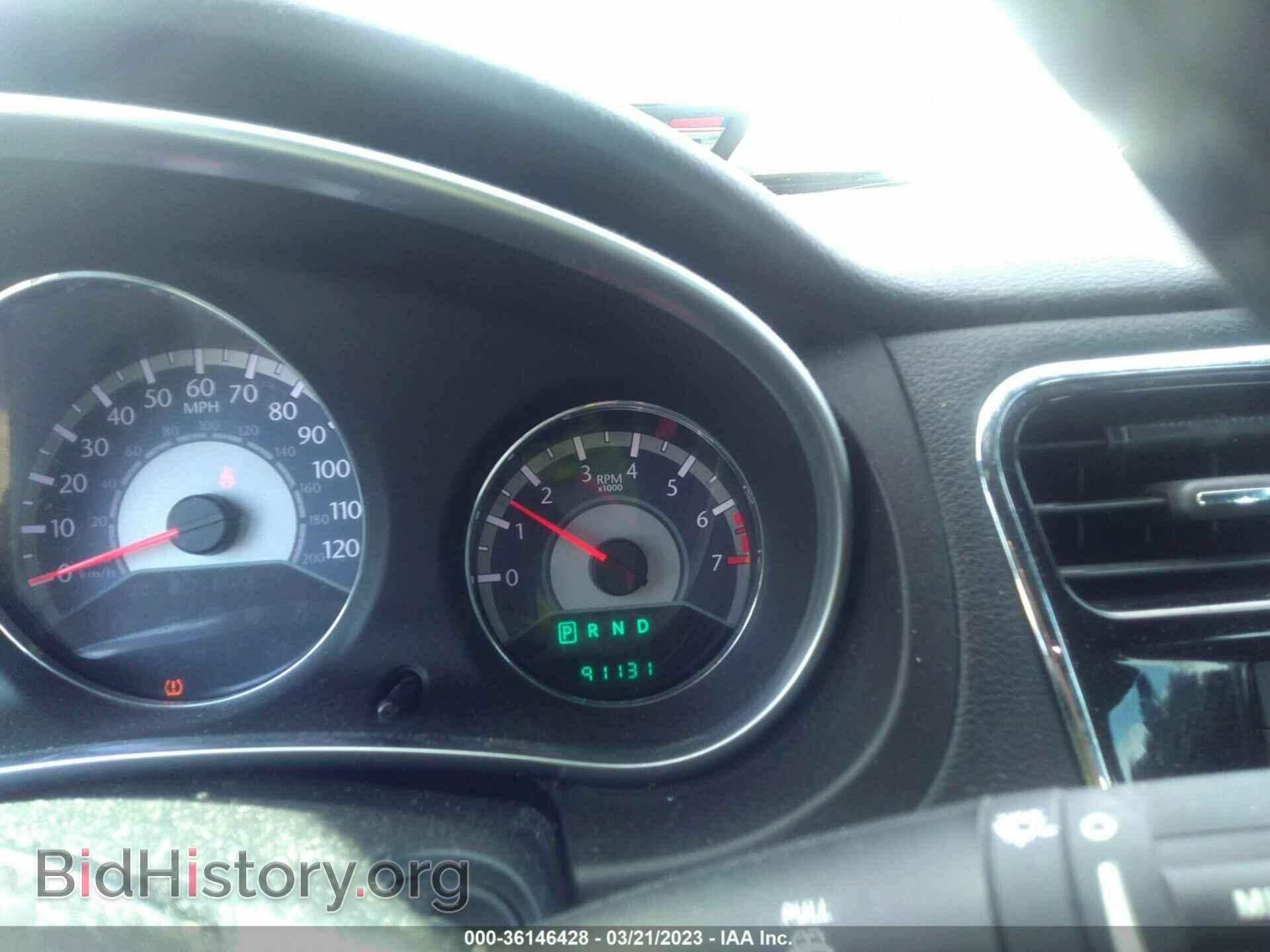 2011 CHRYSLER 200 - VIN: 1C3BC2FB3BN569648 - Photo 7
