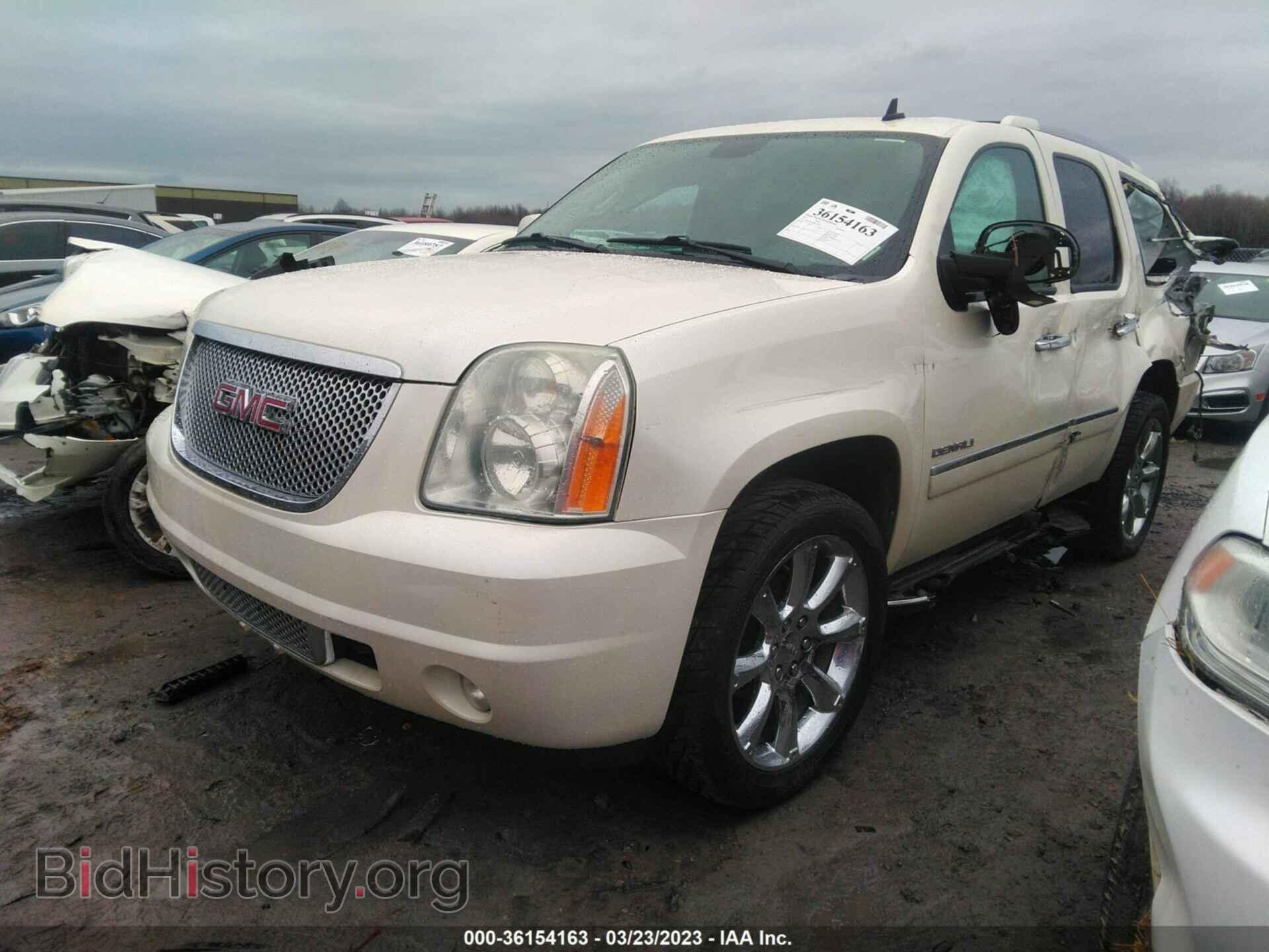 2011 GMC YUKON - VIN: 1GKS2EEF9BR350484 - Photo 2