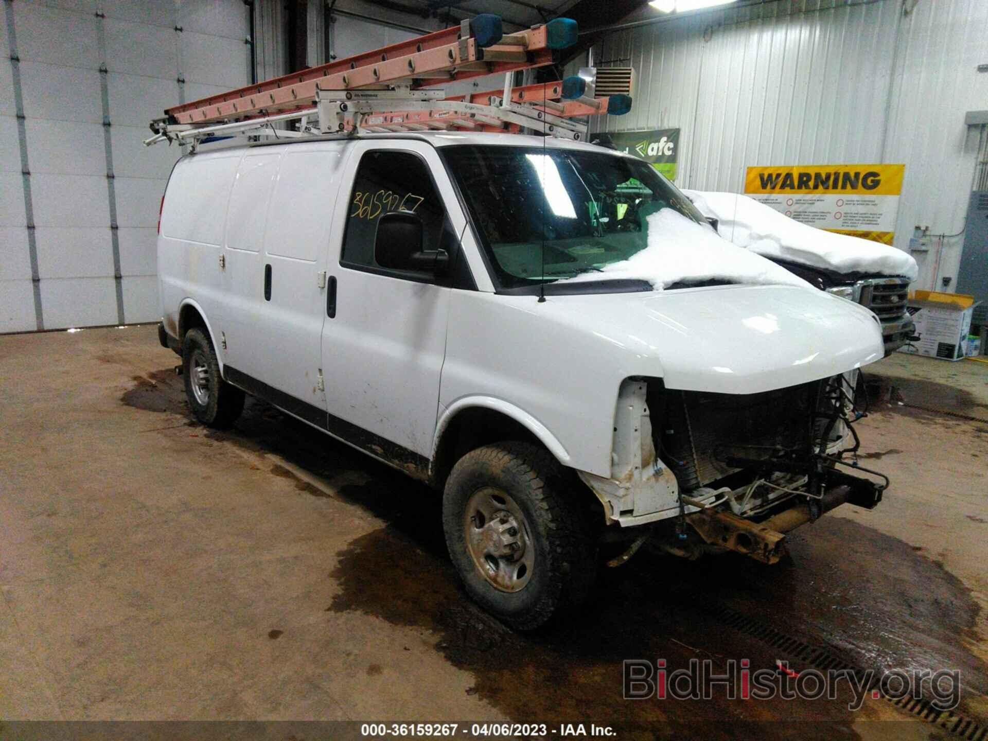 Photo 1GCWGAFG0L1164072 - CHEVROLET EXPRESS CARGO VAN 2020