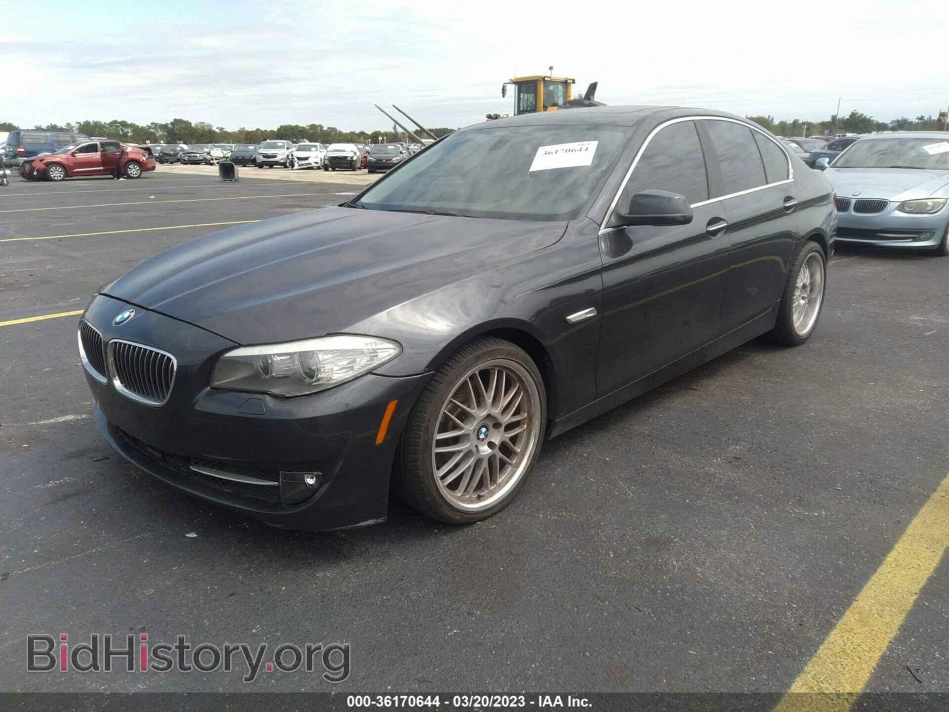 2011 BMW 5 SERIES - VIN: WBAFR1C59BC748645 - Фото 2