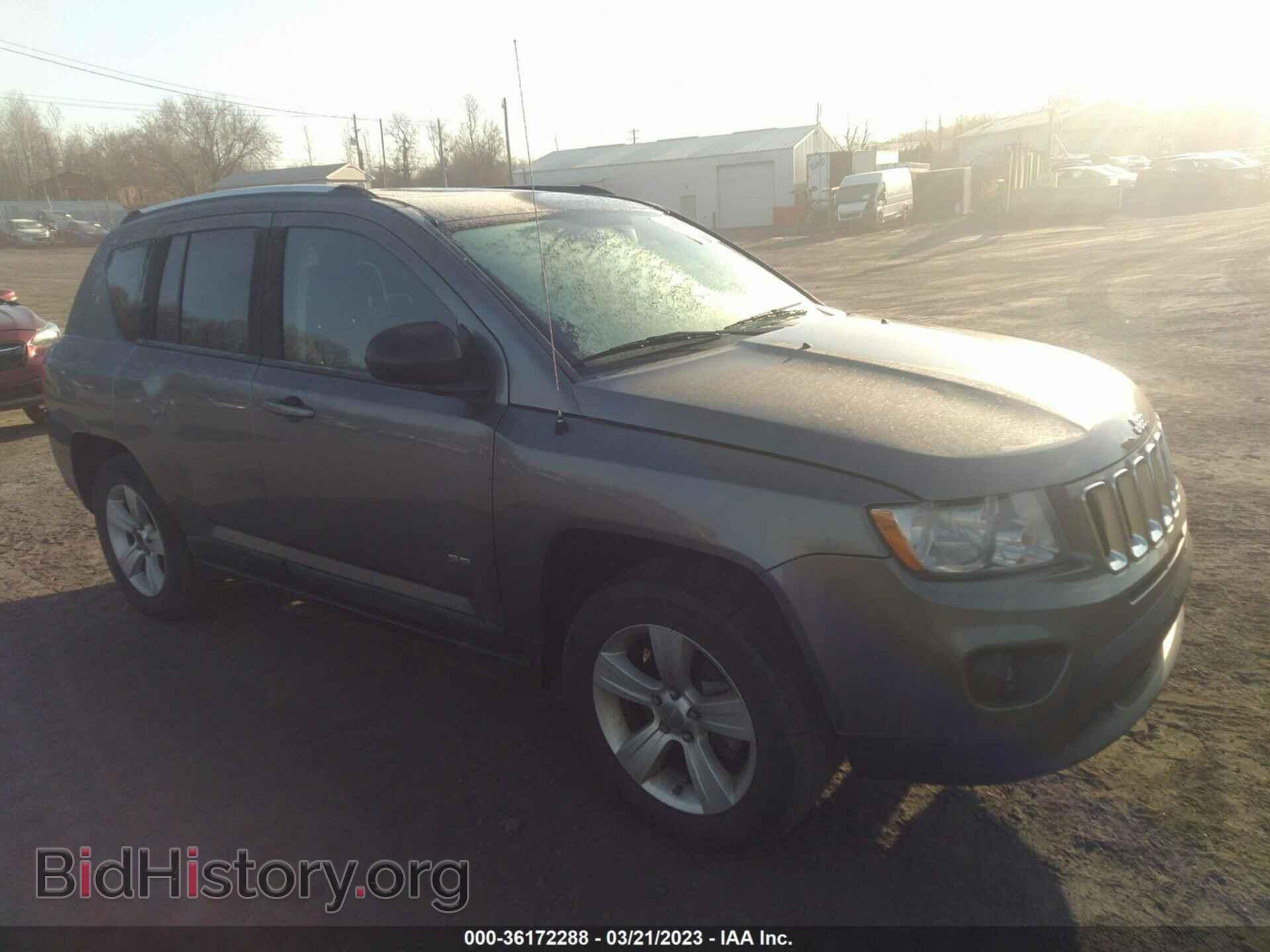 Photo 1J4NF1FB5BD259432 - JEEP COMPASS 2011