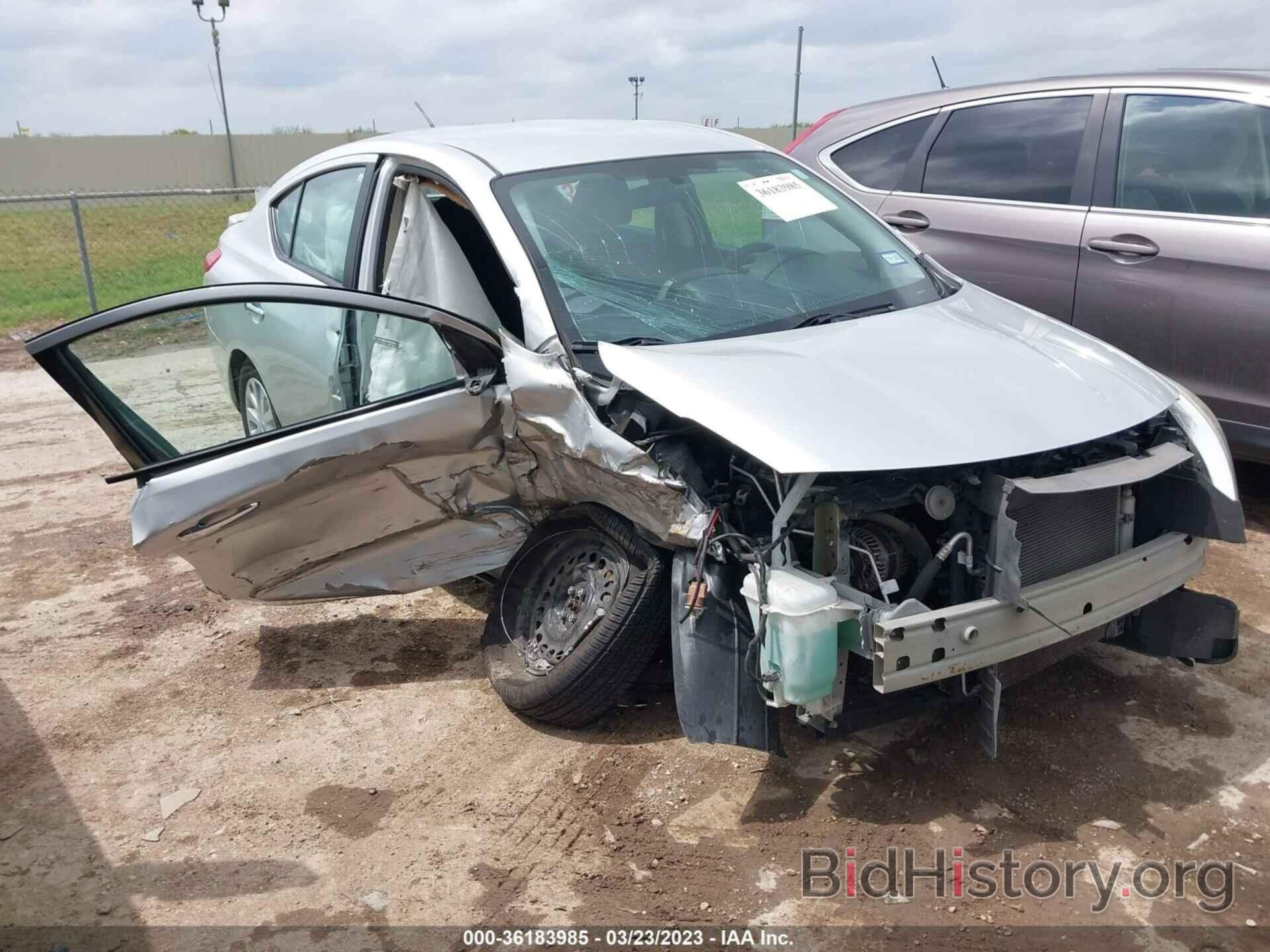 Photo 3N1CN7AP3JL825525 - NISSAN VERSA SEDAN 2018