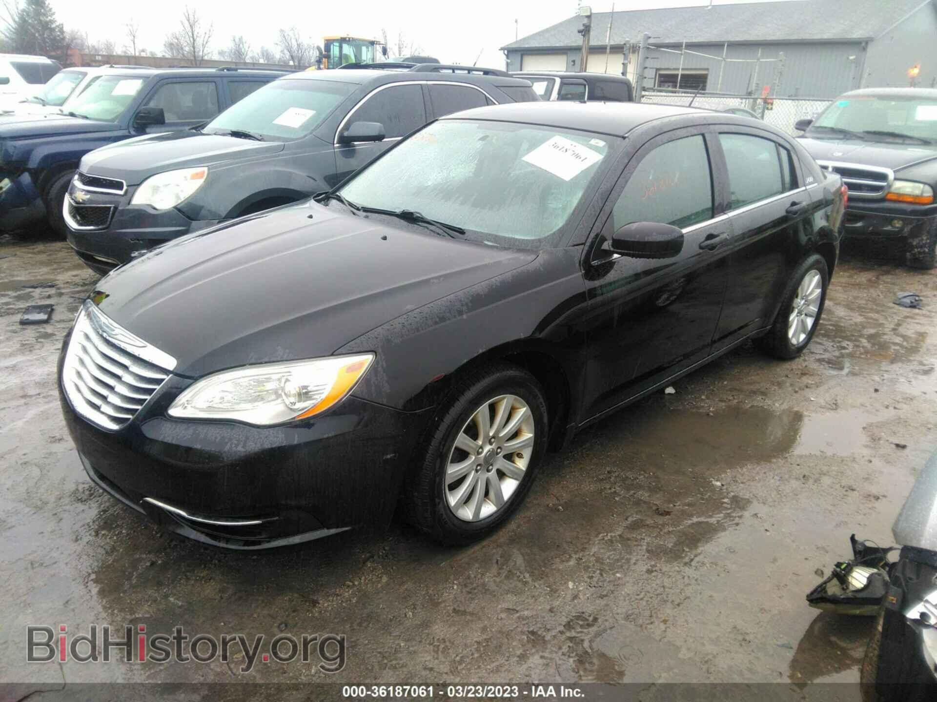 2012 CHRYSLER 200 - VIN: 1C3CCBBB8CN176773 - Фото 2