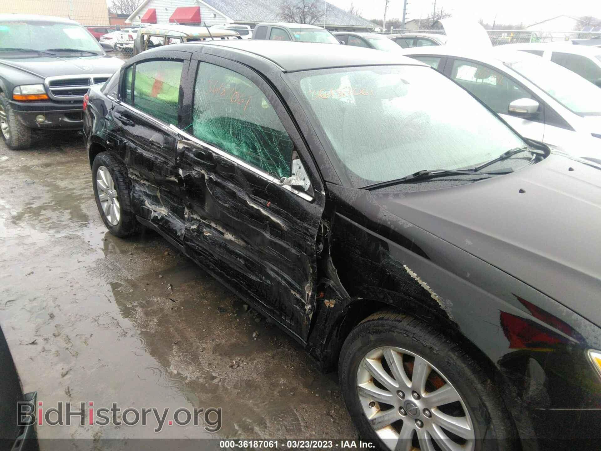 2012 CHRYSLER 200 - VIN: 1C3CCBBB8CN176773 - Фото 6