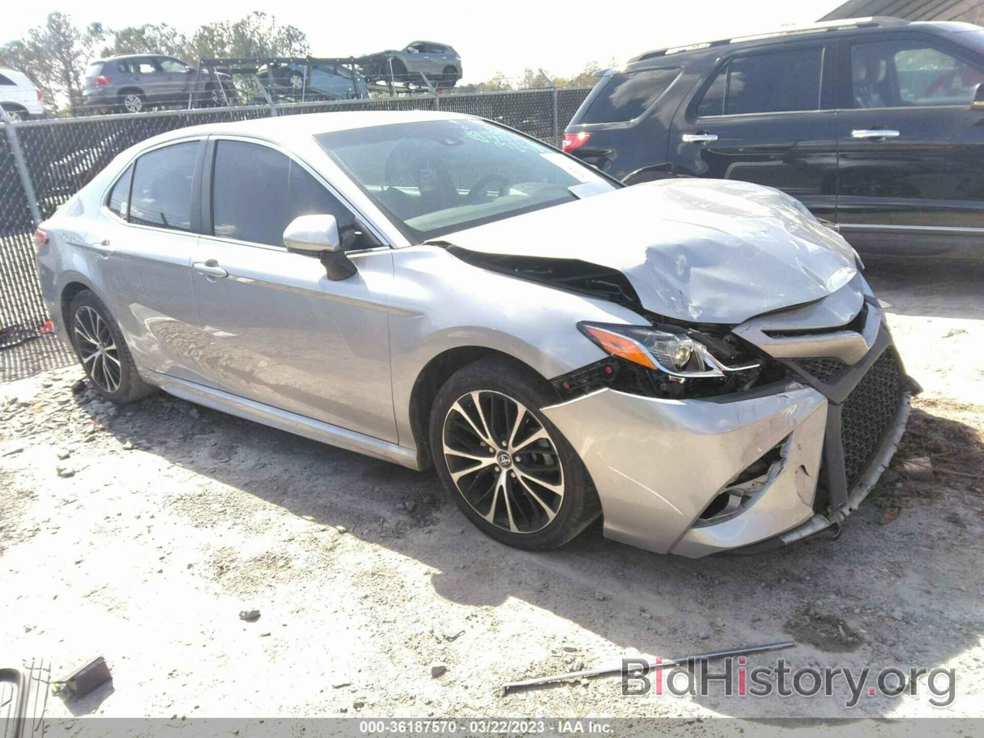 Photo 4T1B11HK5JU150581 - TOYOTA CAMRY 2018