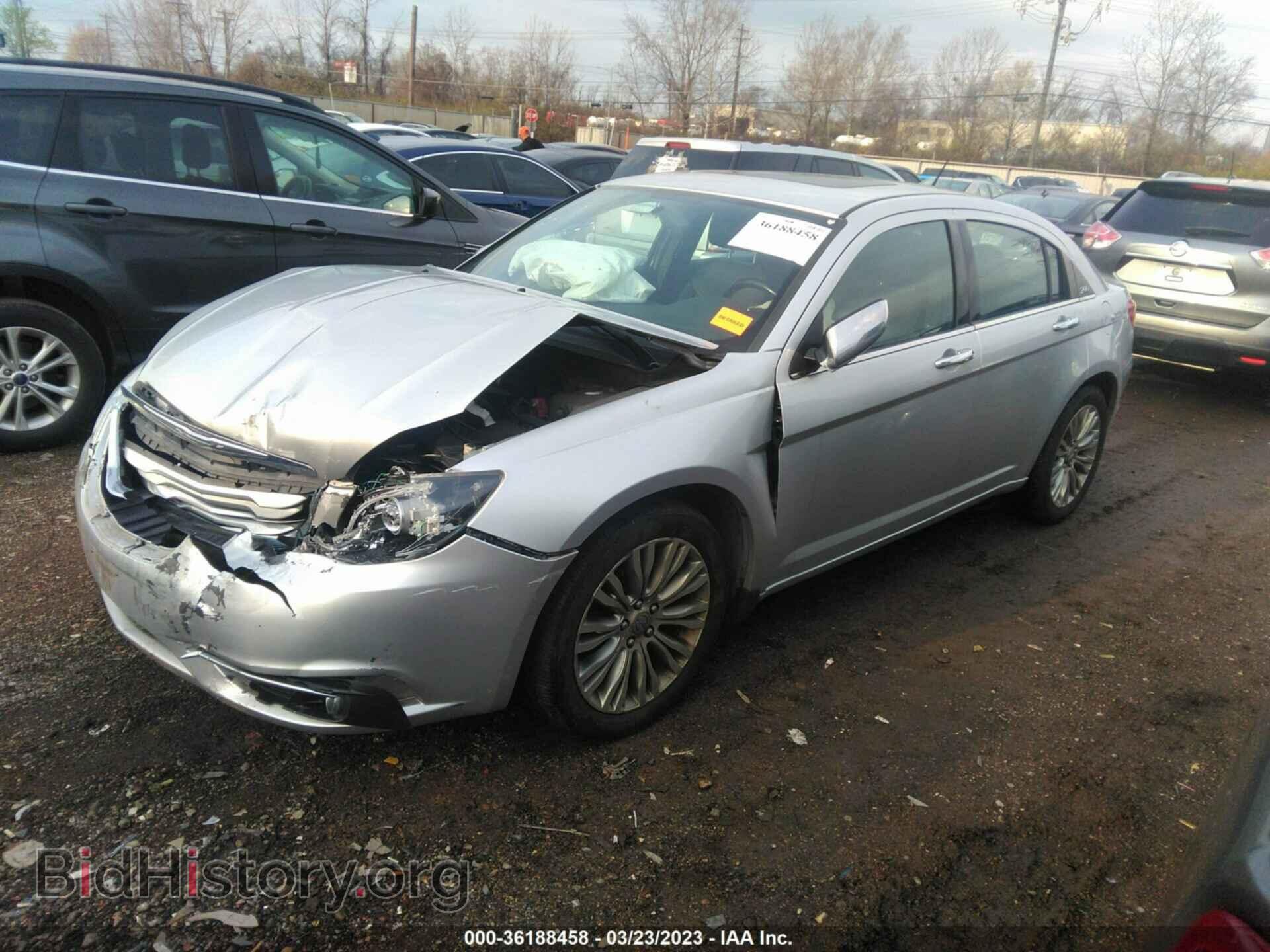 2012 CHRYSLER 200 - VIN: 1C3CCBCG3CN326993 - Фото 2