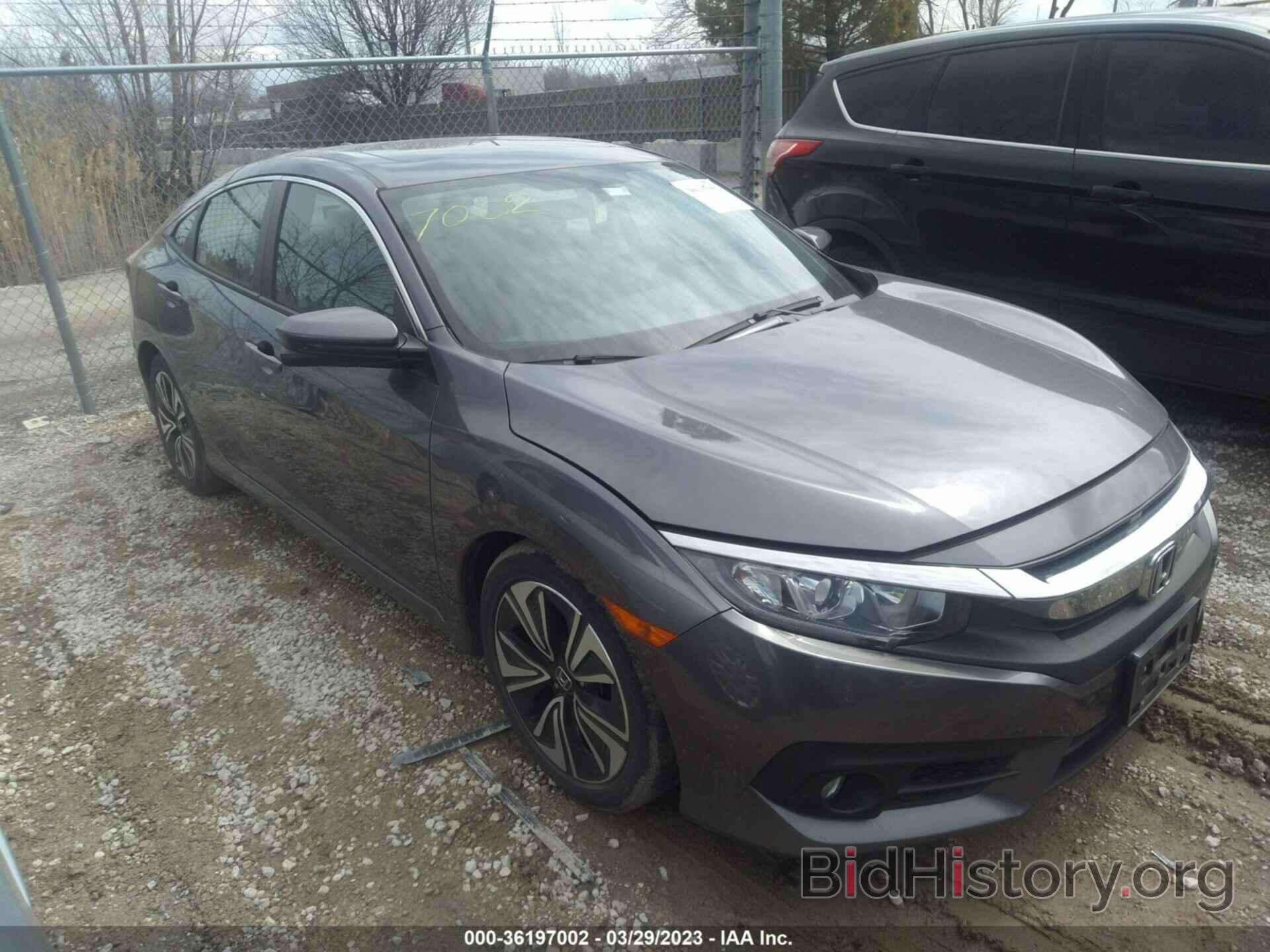 Photo 19XFC1F38JE002015 - HONDA CIVIC SEDAN 2018