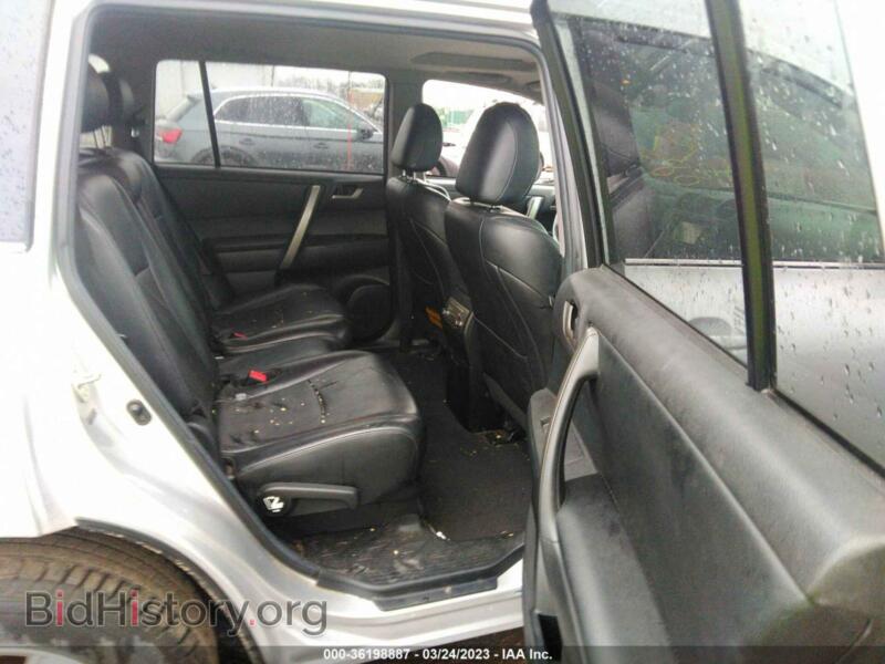 2013 Toyota HIGHLANDER (VIN 5TDBK3EH8DS211792) — фото 8 из 12