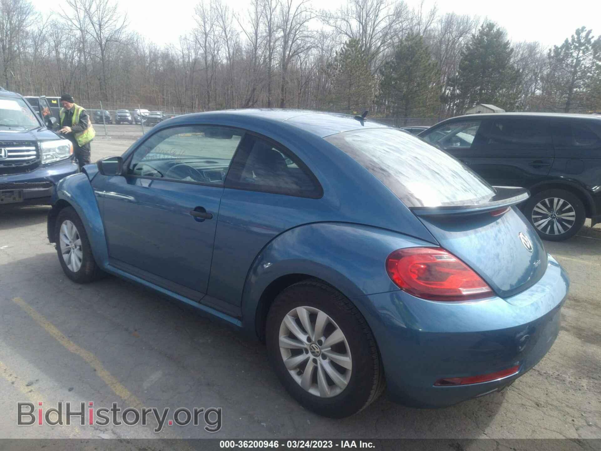 2017 VOLKSWAGEN BEETLE - VIN: 3VWF17AT7HM606216 - Фото 3
