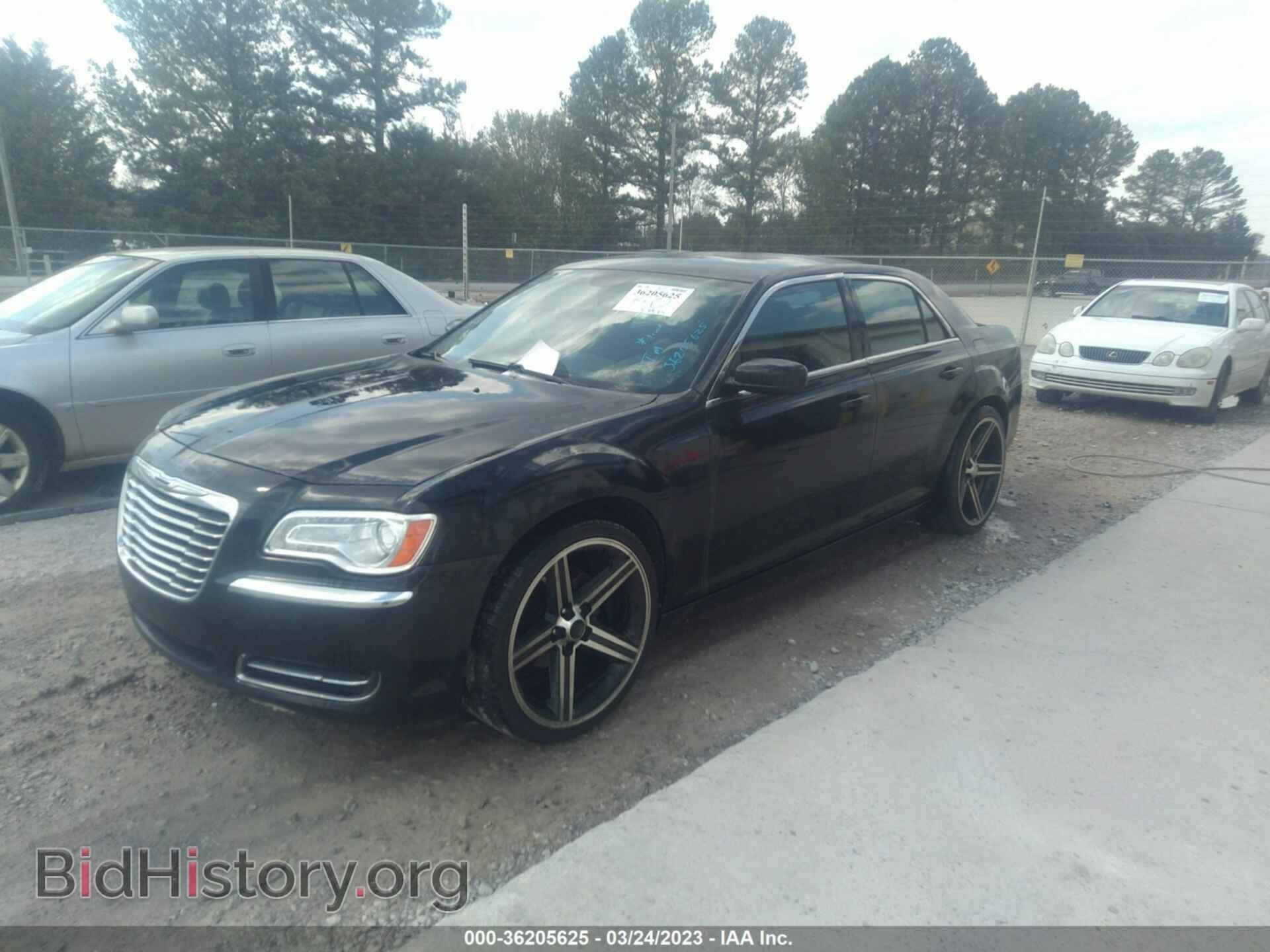 2014 CHRYSLER 300 - VIN: 2C3CCAAG7EH138504 - Фото 2