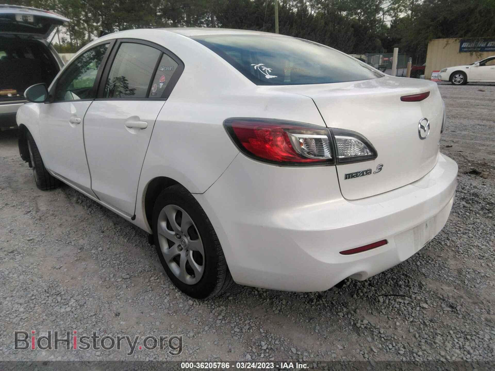 2013 MAZDA MAZDA3 - VIN: JM1BL1U72D1741442 - Фото 3
