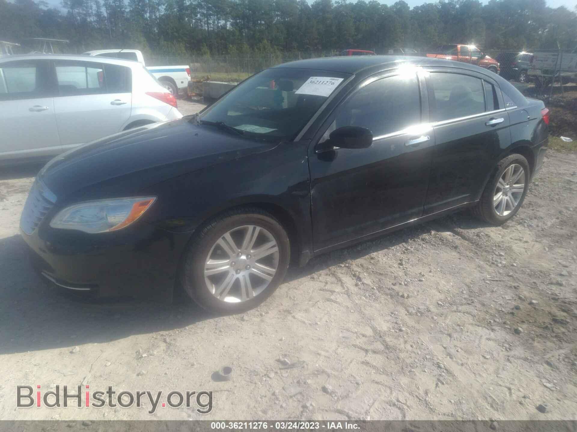 2013 CHRYSLER 200 - VIN: 1C3CCBBB0DN597596 - Photo 2