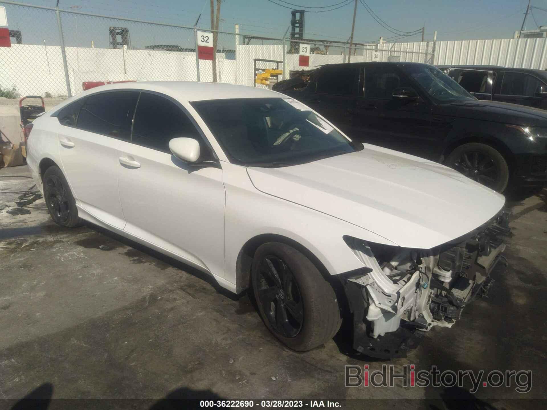 Photo 1HGCV1F11JA136896 - HONDA ACCORD SEDAN 2018