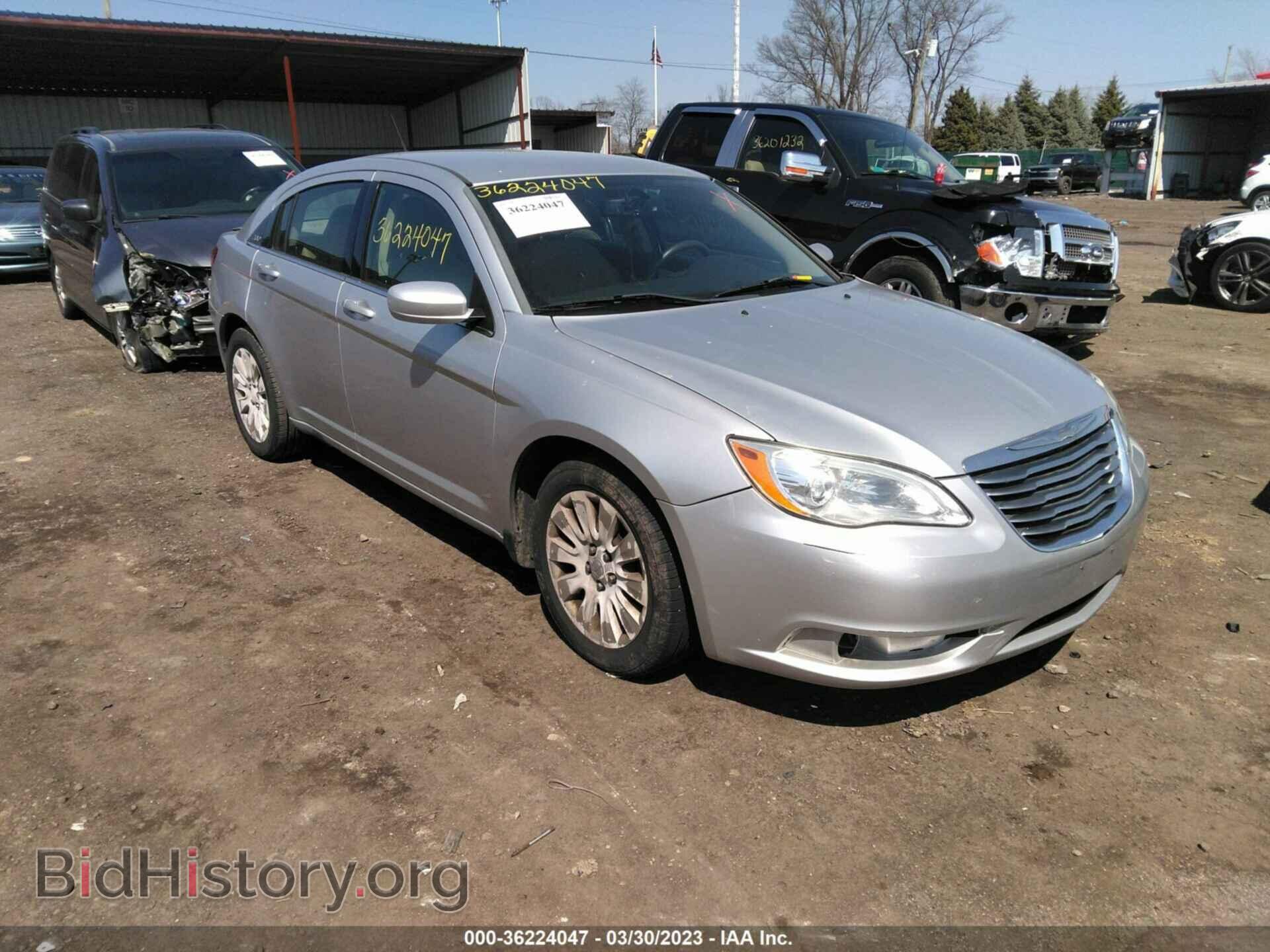 Photo 1C3BC4FG9BN532420 - CHRYSLER 200 2011