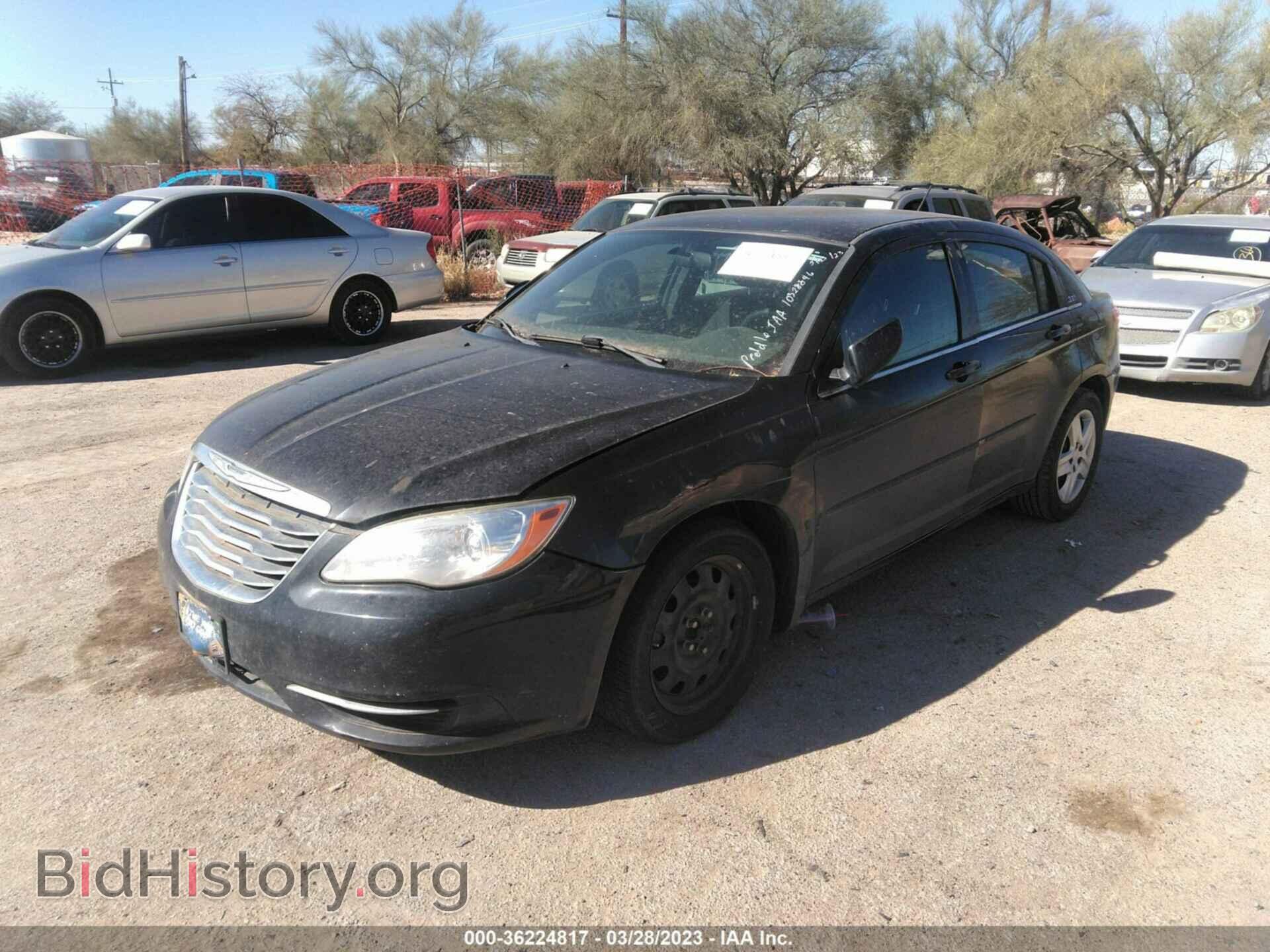 2012 CHRYSLER 200 - VIN: 1C3CCBAB2CN205296 - Фото 2