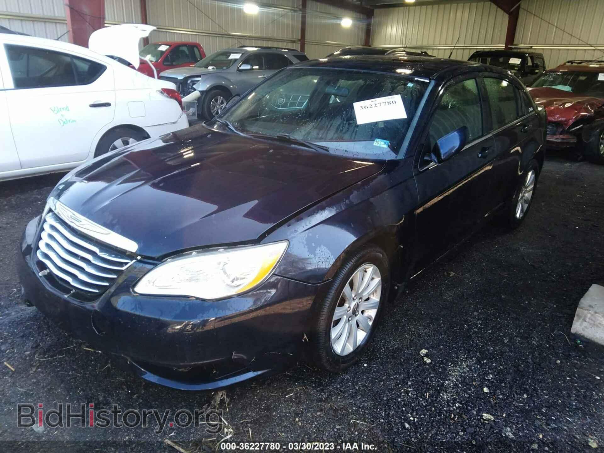 2011 CHRYSLER 200 - VIN: 1C3BC1FB4BN511574 - Photo 2