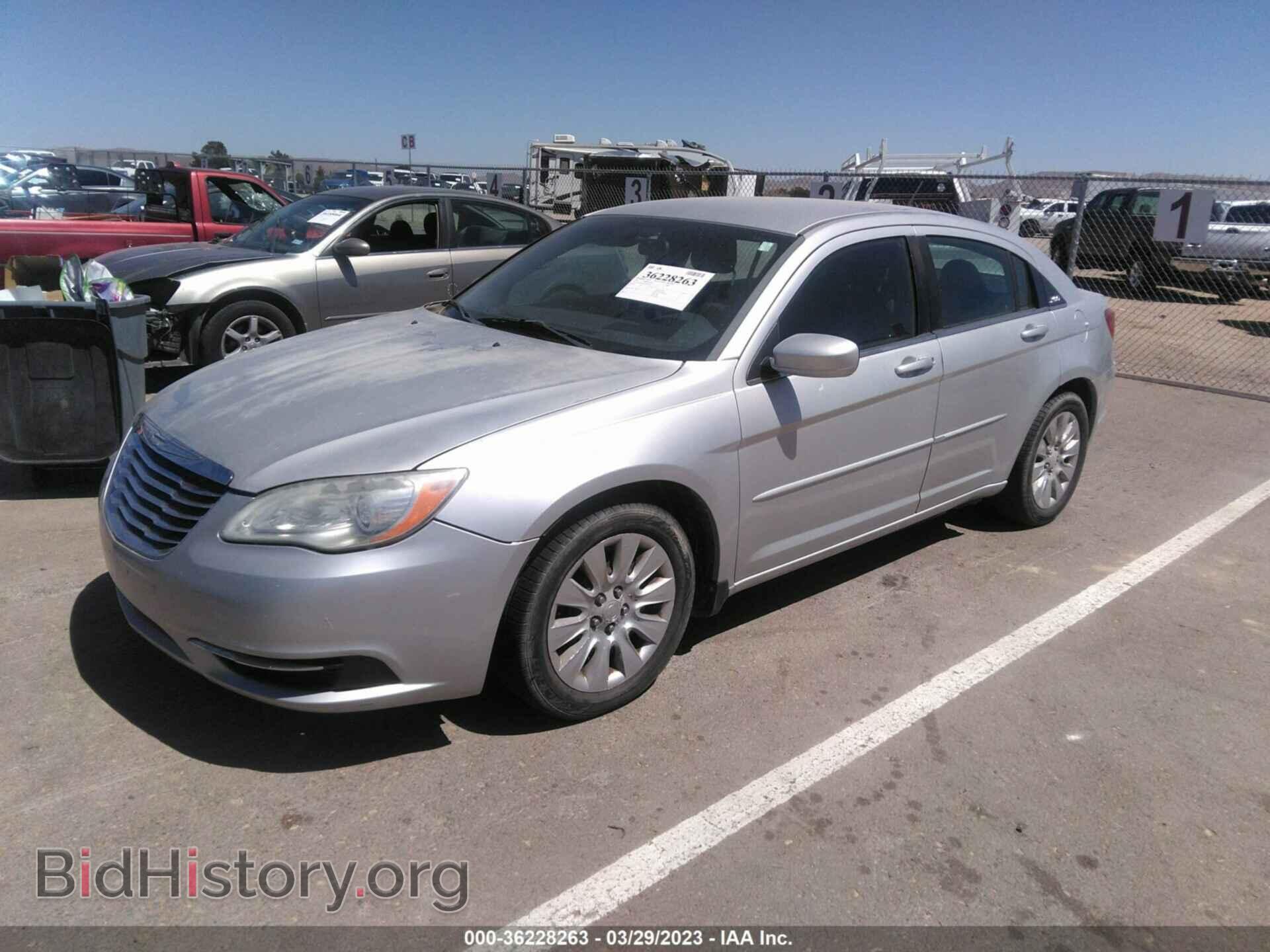 2012 CHRYSLER 200 - VIN: 1C3CCBAB0CN202364 - Photo 2