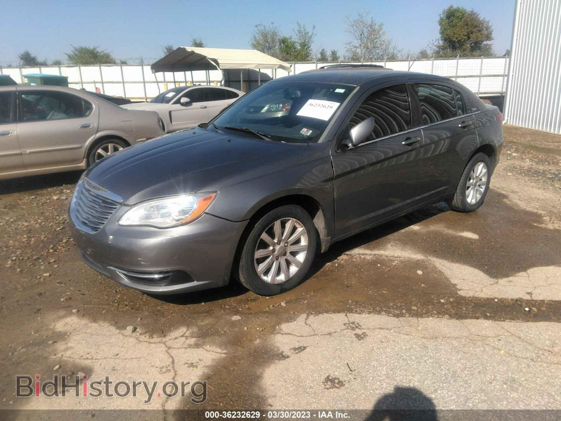 2013 CHRYSLER 200 - VIN: 1C3CCBBB7DN584909 - Фото 2