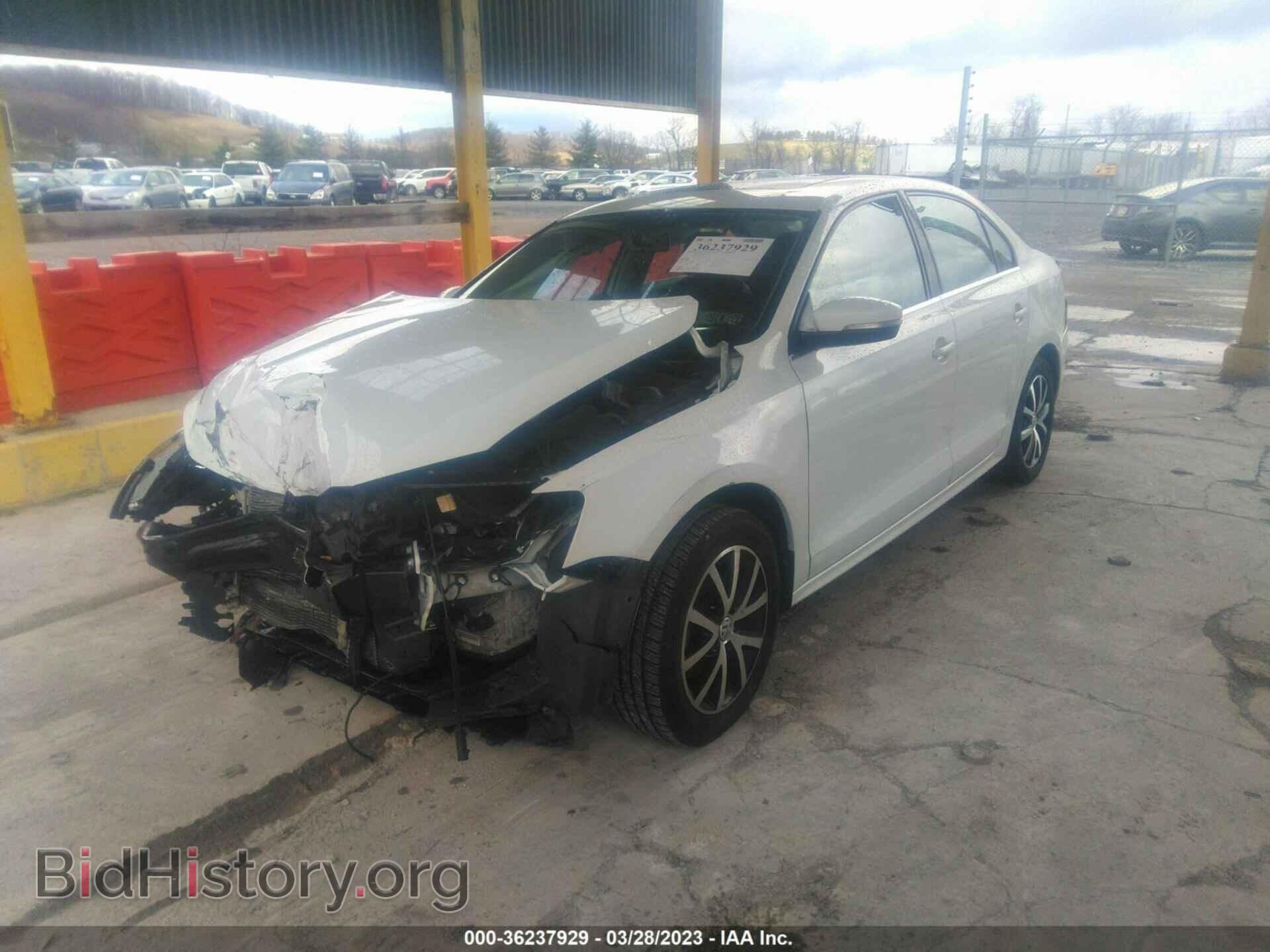 2017 VOLKSWAGEN JETTA - VIN: 3VWDB7AJ1HM398577 - Фото 2