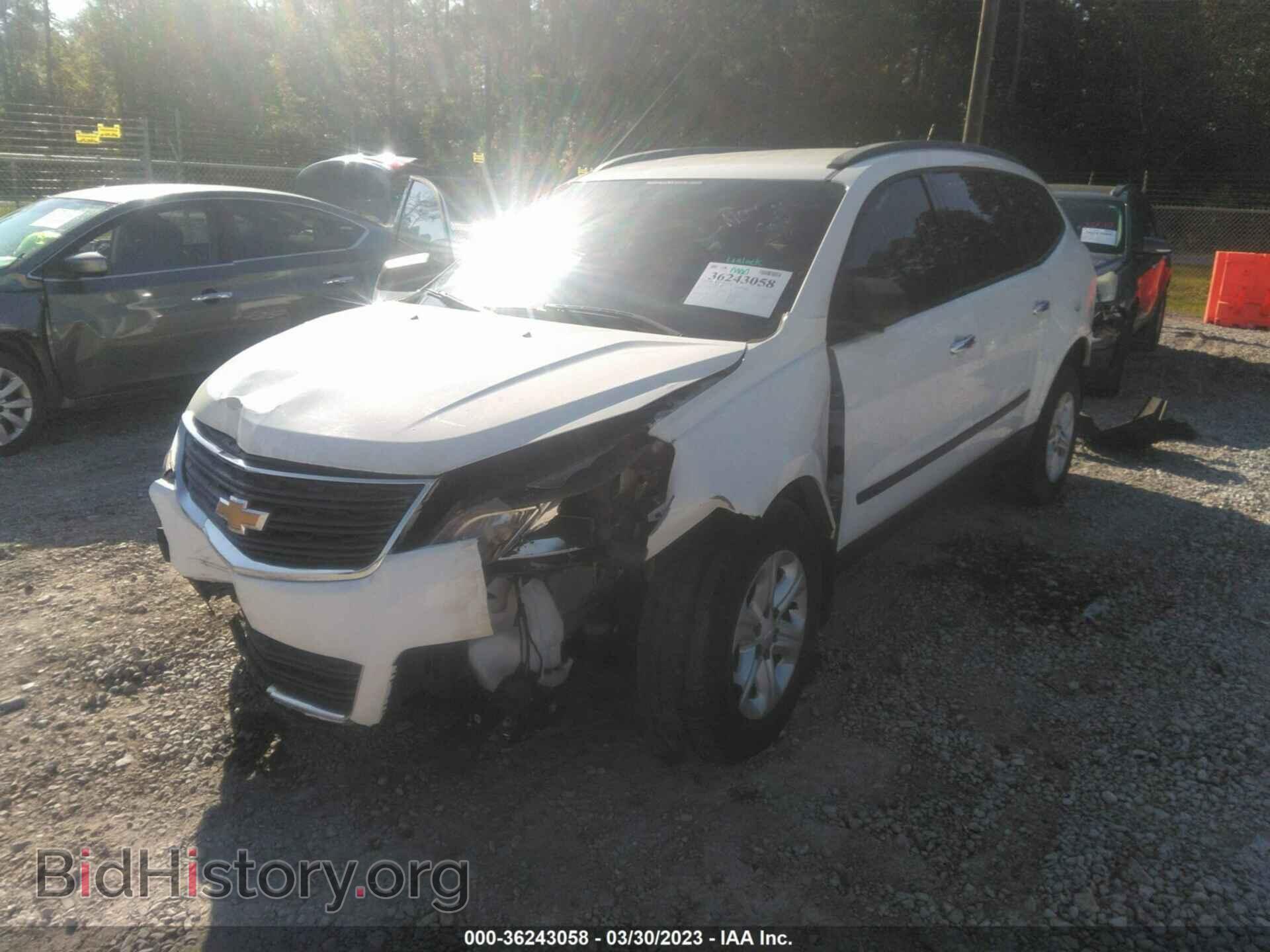 2017 CHEVROLET TRAVERSE - VIN: 1GNKVFED4HJ101709 - Фото 2