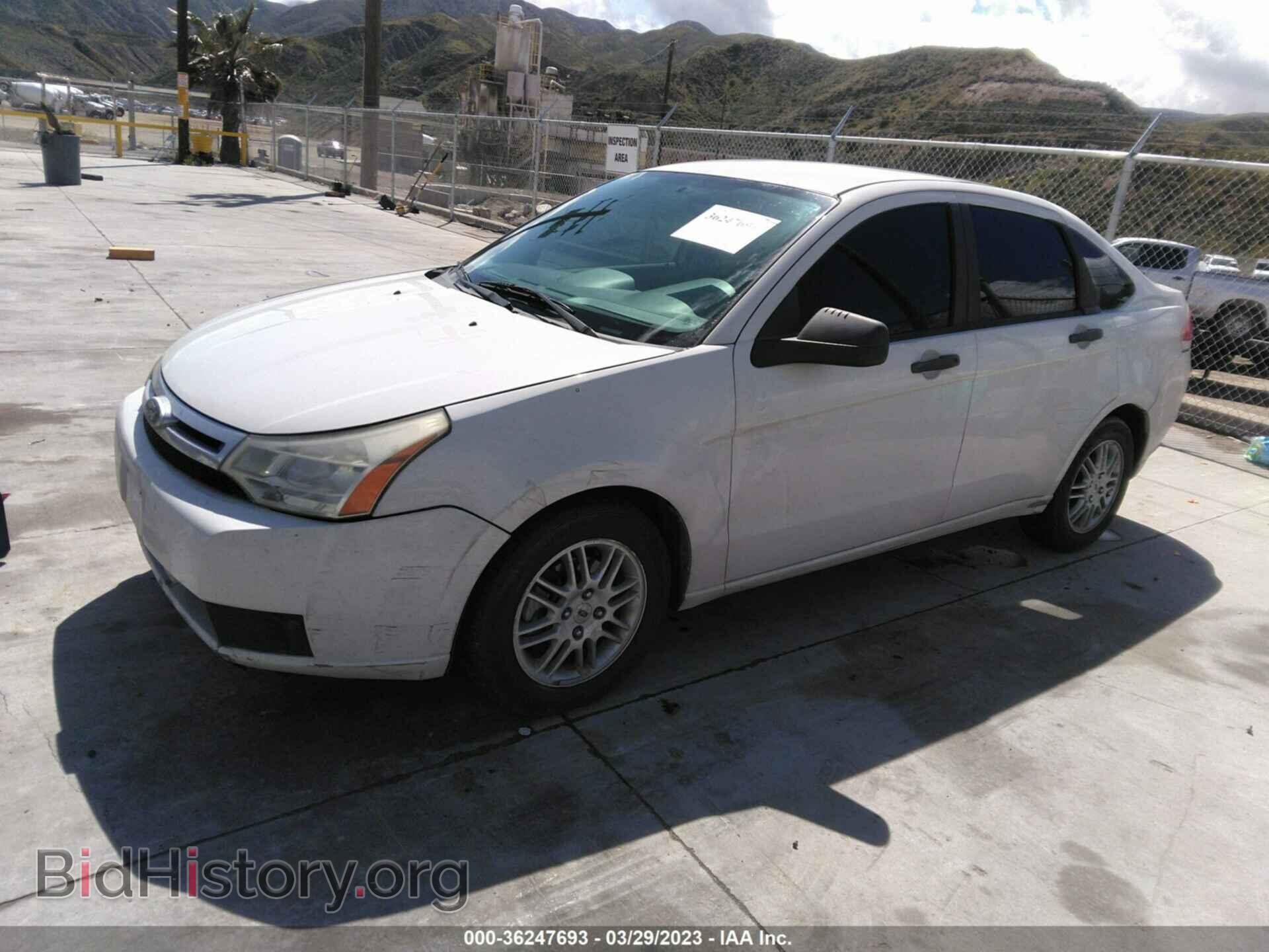 2011 FORD FOCUS - VIN: 1FAHP3FN9BW104155 - Фото 2