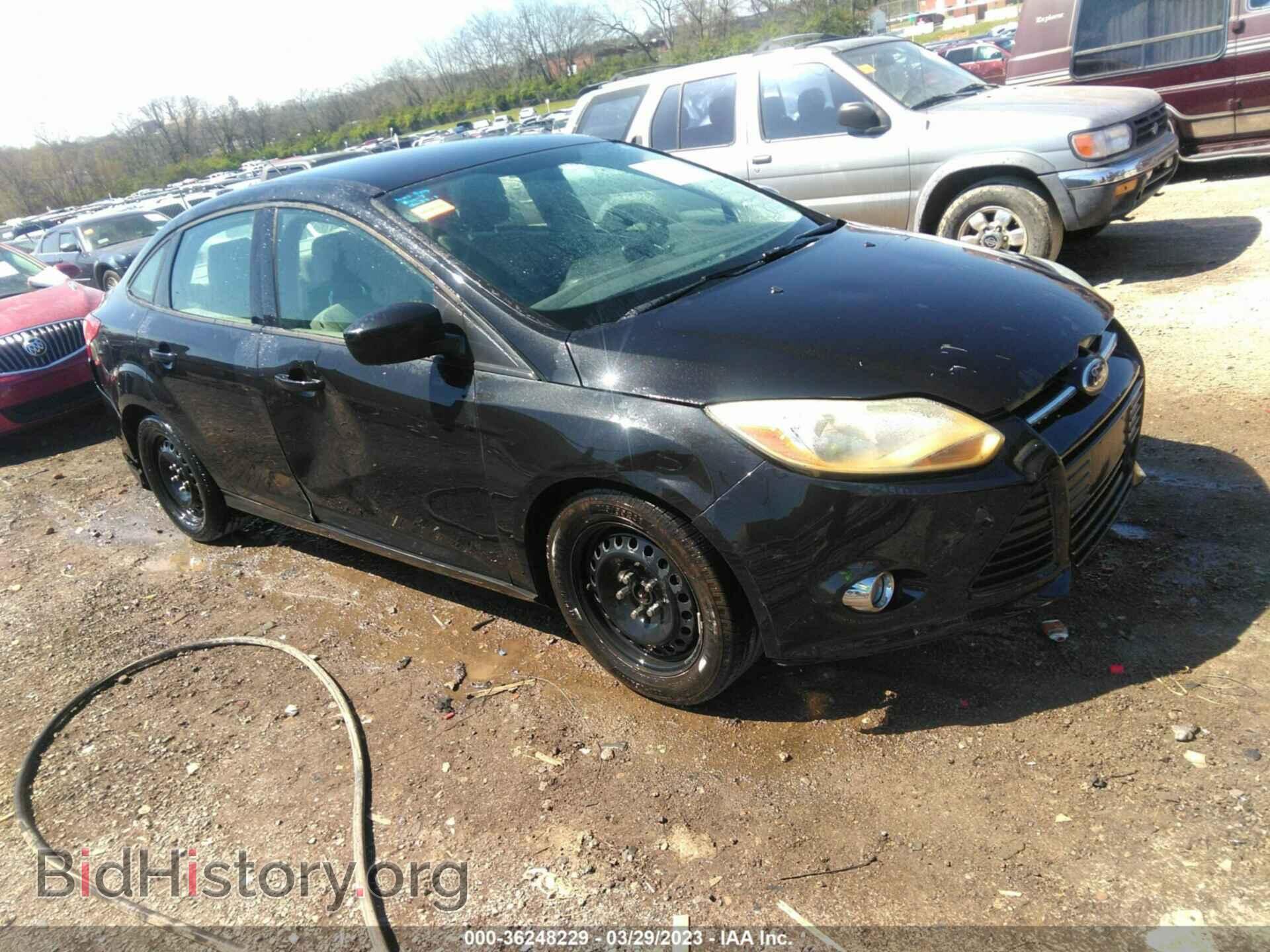 Photo 1FAHP3F29CL352947 - FORD FOCUS 2012
