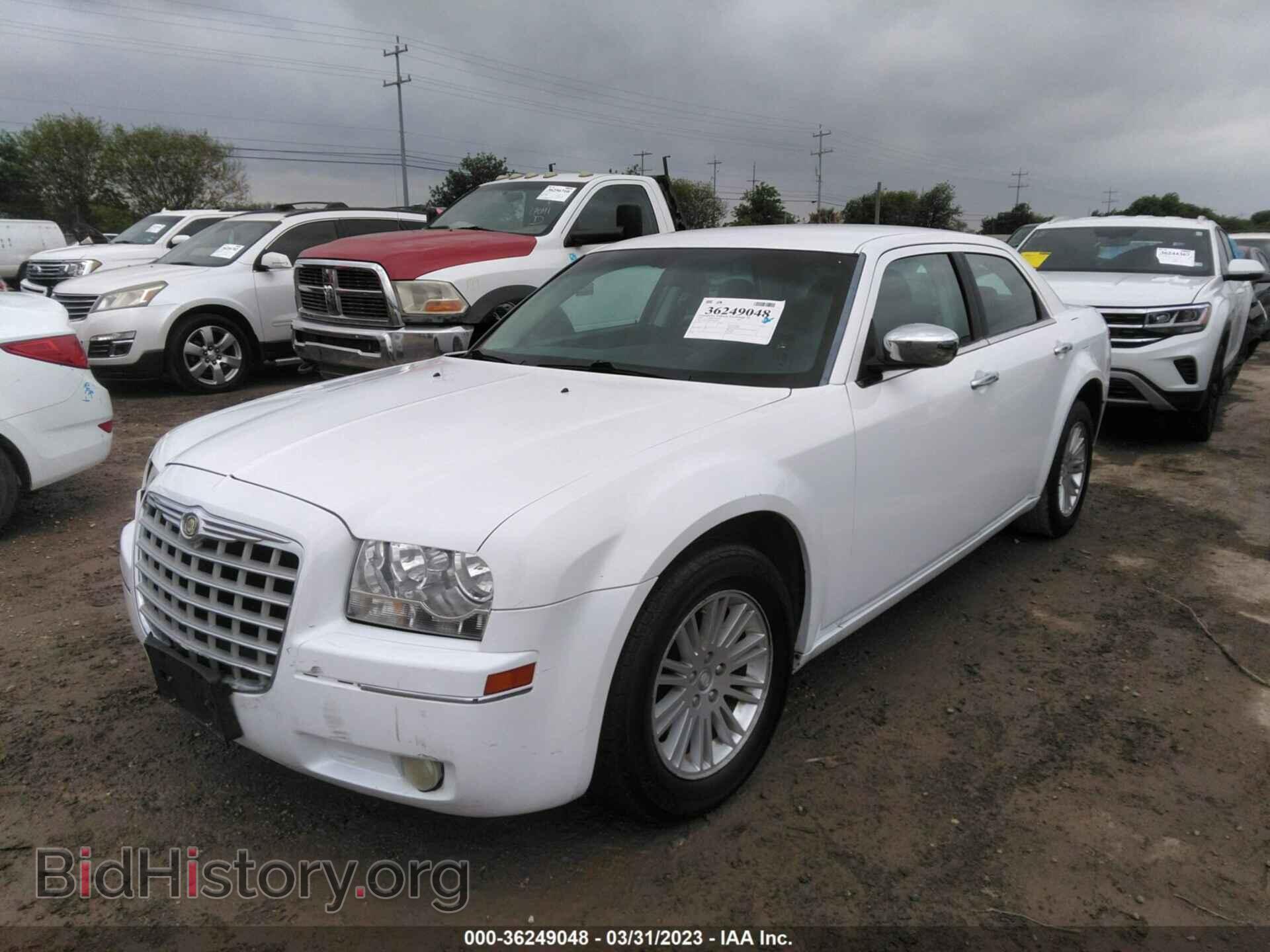 2010 CHRYSLER 300 - VIN: 2C3CA4CD6AH328444 - Фото 2