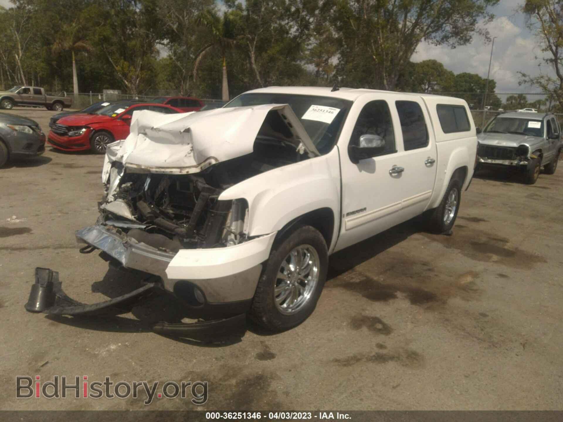 2007 GMC SIERRA 1500 - VIN: 2GTEC13J171517975 - Фото 2