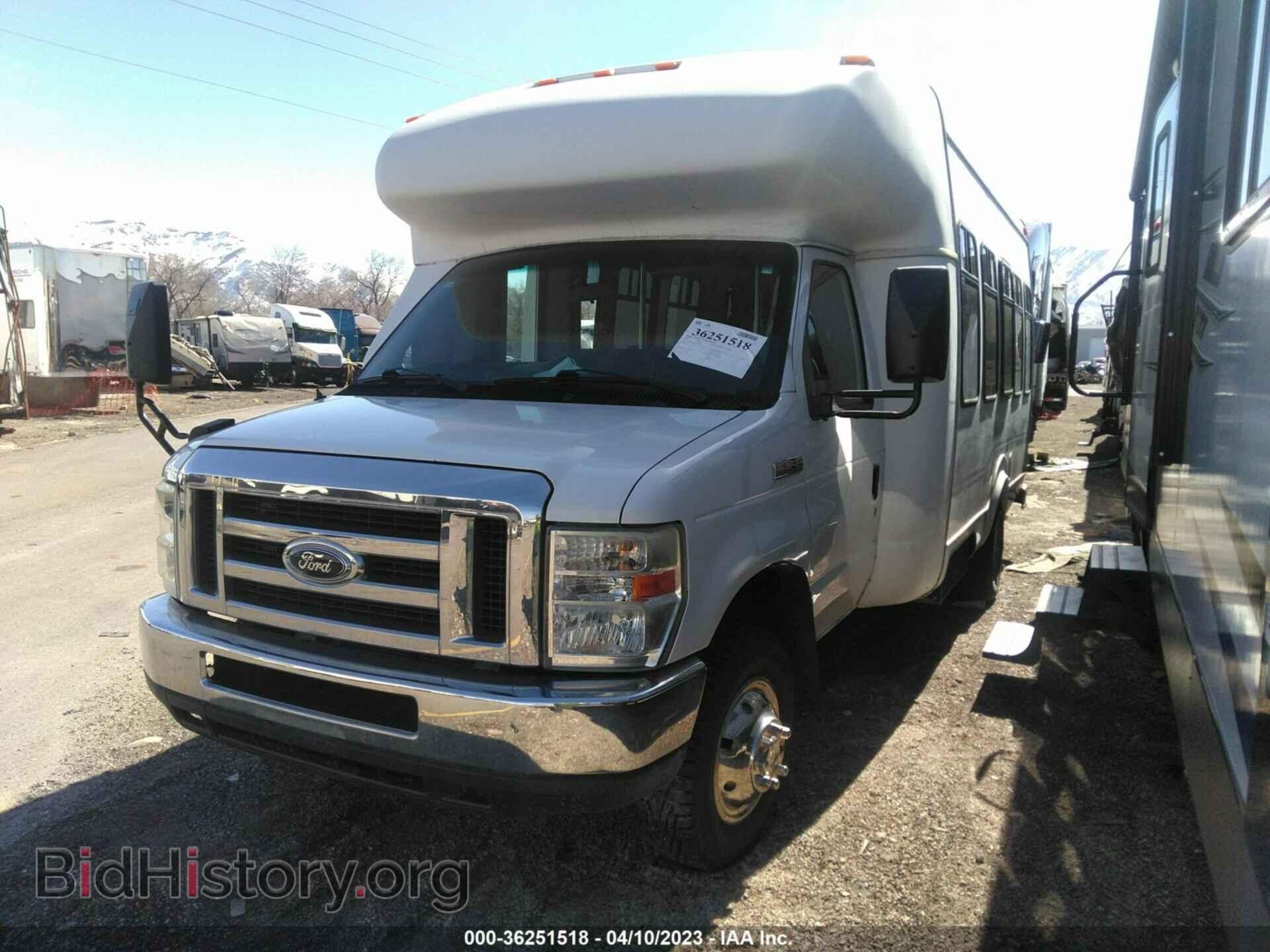 2009 FORD E-450 CUTAWAY - VIN: 1FDFE45S09DA92855 - Фото 2