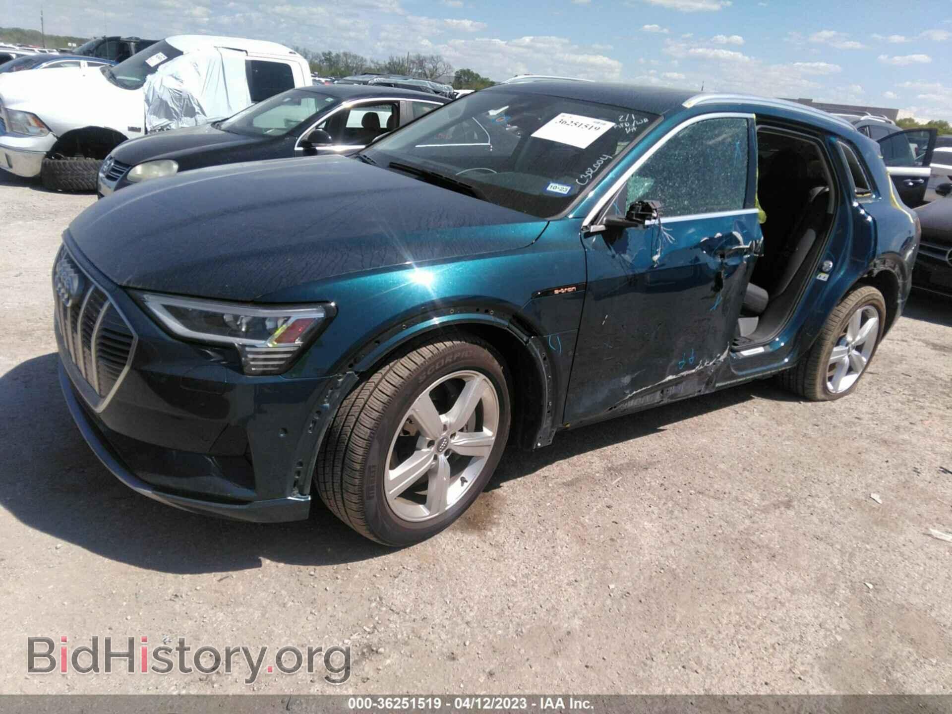 2019 AUDI E-TRON - VIN: WA1LAAGE2KB021841 - Фото 2