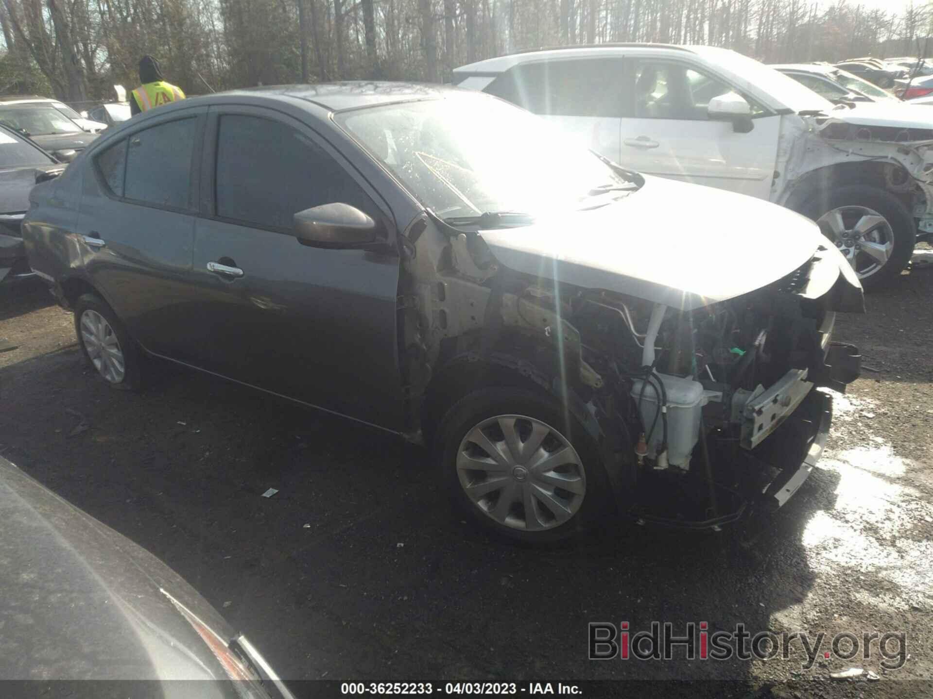 Photo 3N1CN7AP3JL868357 - NISSAN VERSA SEDAN 2018