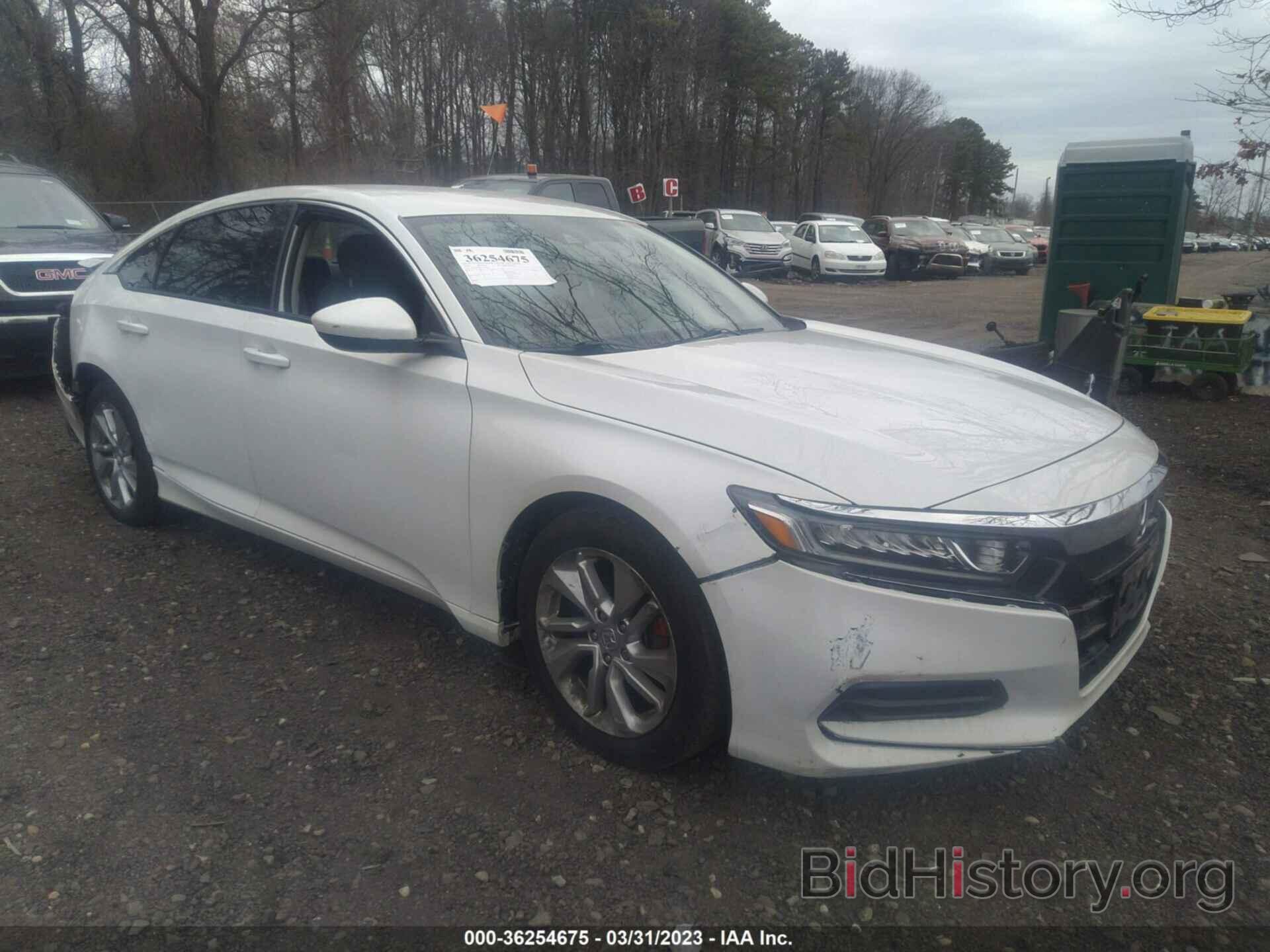 Photo 1HGCV1F12JA114292 - HONDA ACCORD SEDAN 2018