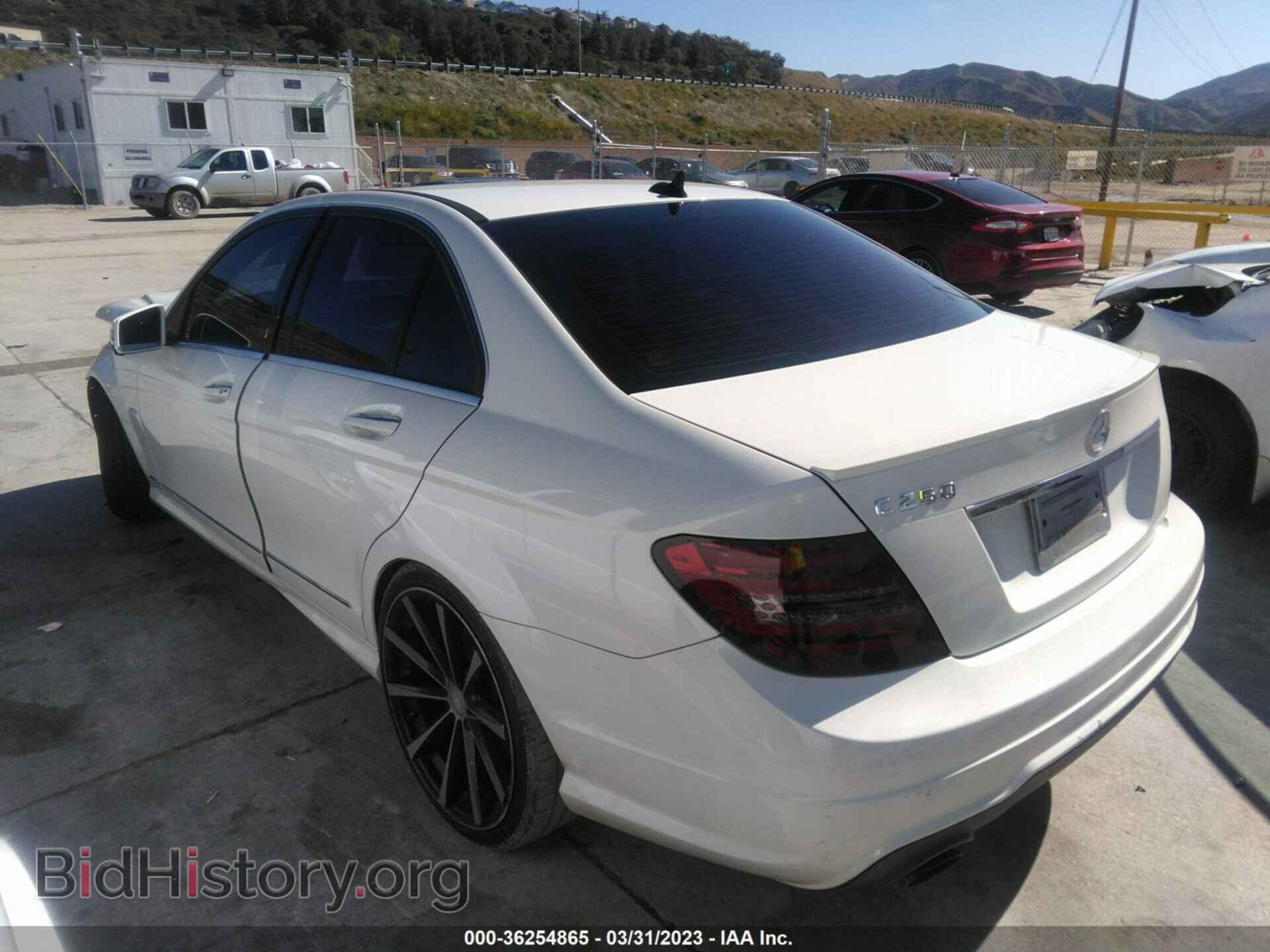 2012 MERCEDES-BENZ C-CLASS - VIN: WDDGF4HB3CA630058 - Фото 3