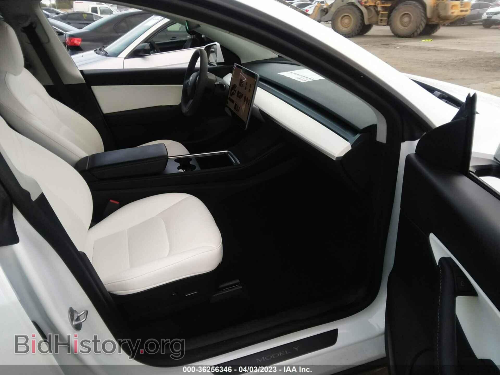 2022 TESLA MODEL Y - VIN: 7SAYGDEE8NF322780 - Photo 5