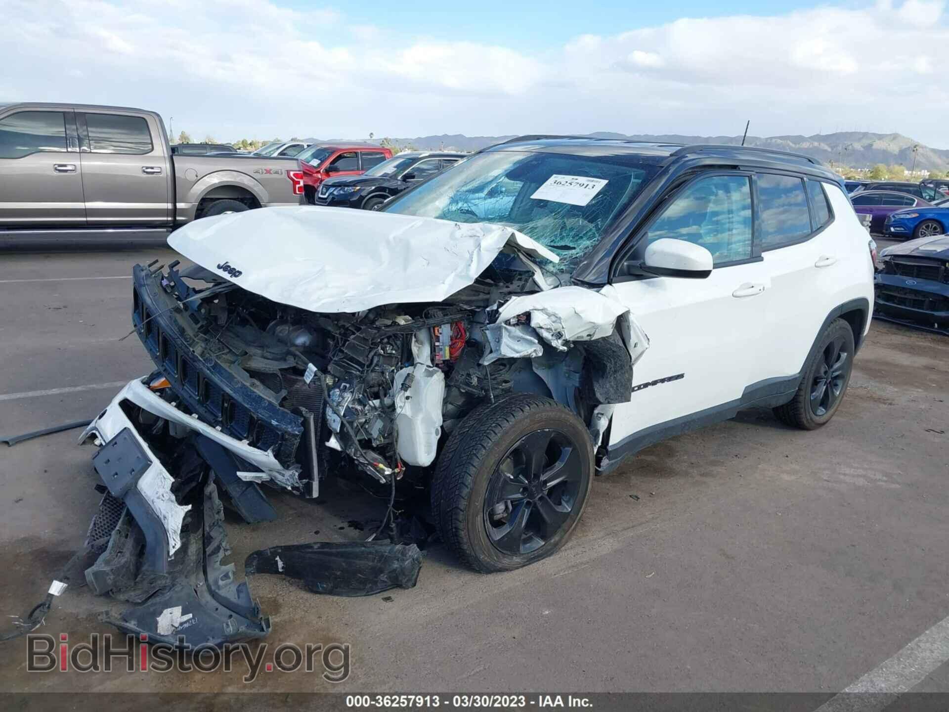 2018 JEEP COMPASS - VIN: 3C4NJCBB8JT318486 - Фото 2