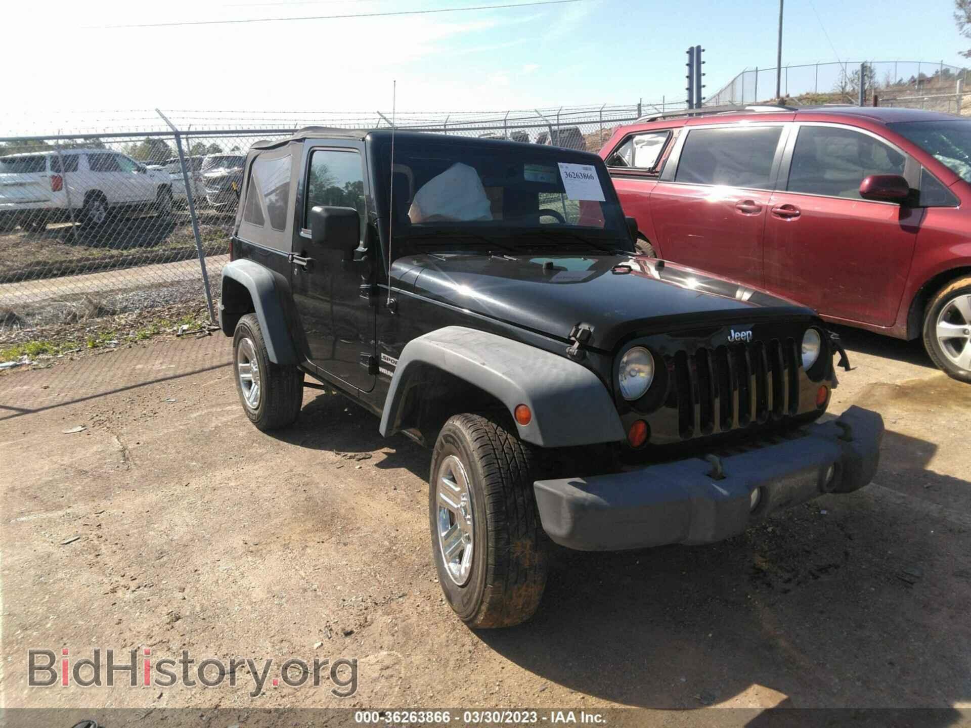 Photo 1J4AA2D11BL559696 - JEEP WRANGLER 2011