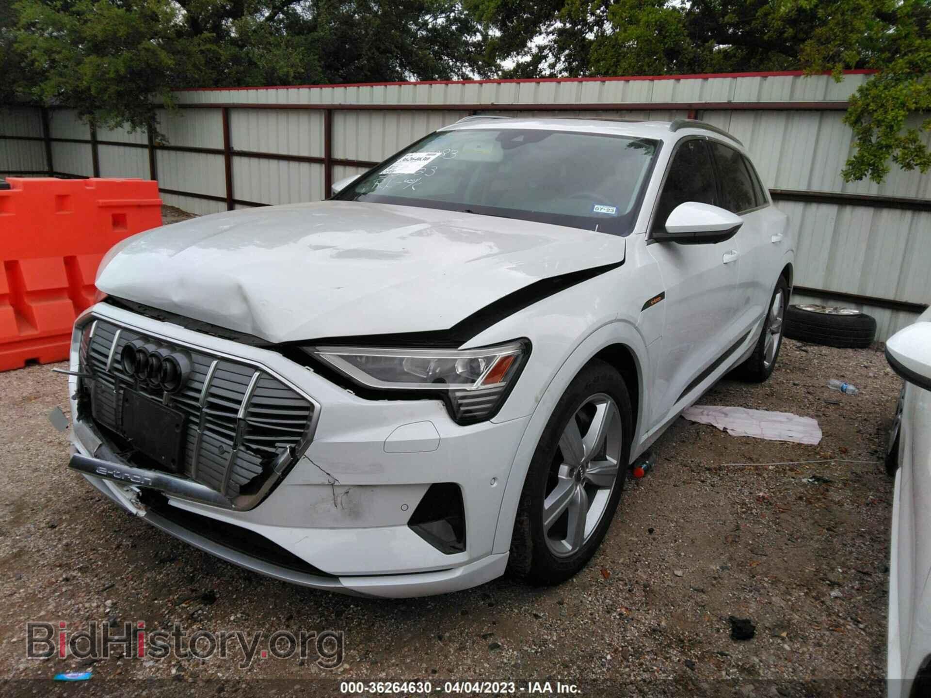 2019 AUDI E-TRON - VIN: WA1LAAGE7KB020913 - Фото 2