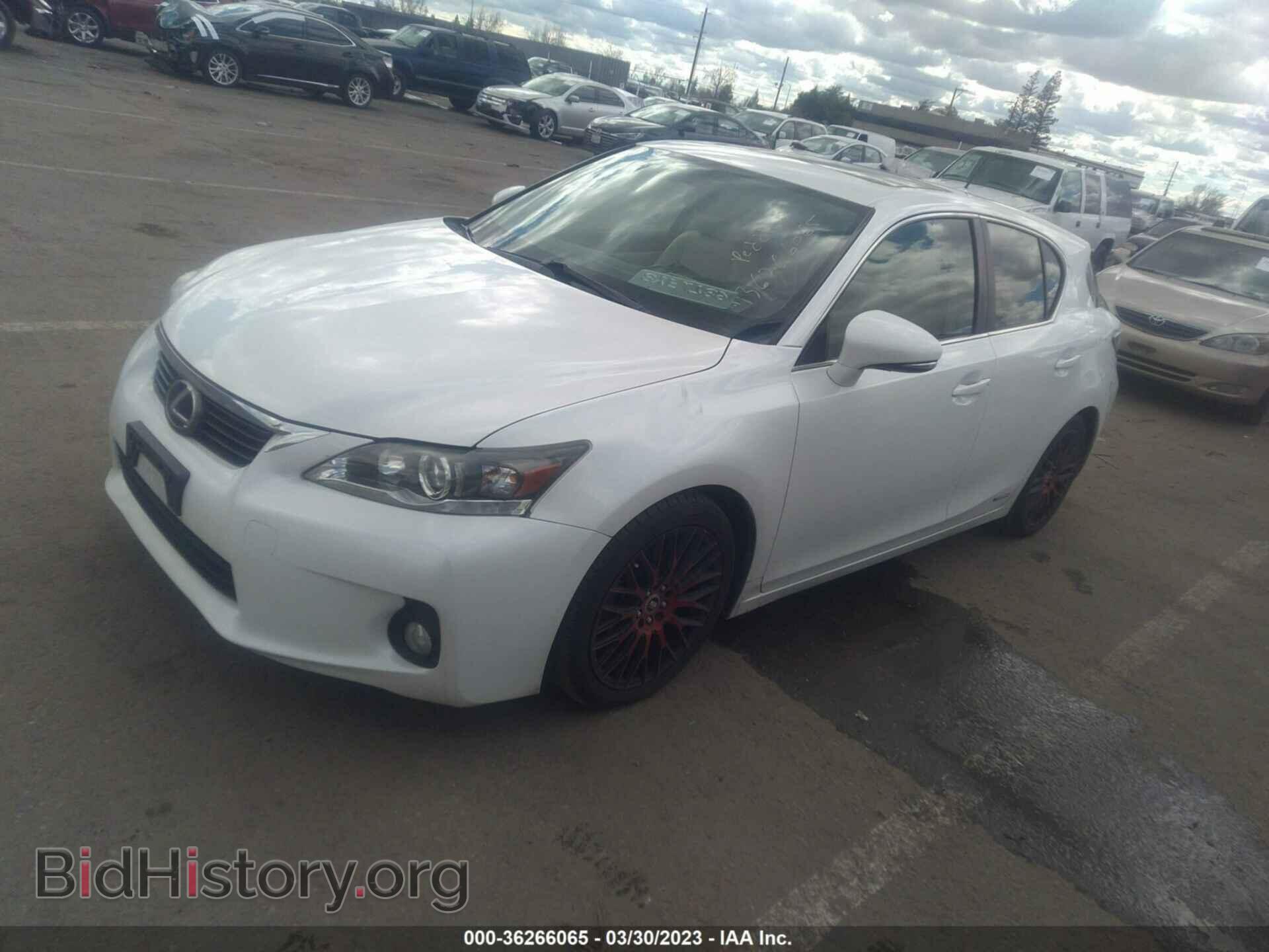 2011 LEXUS CT 200H - VIN: JTHKD5BH1B2044270 - Фото 2