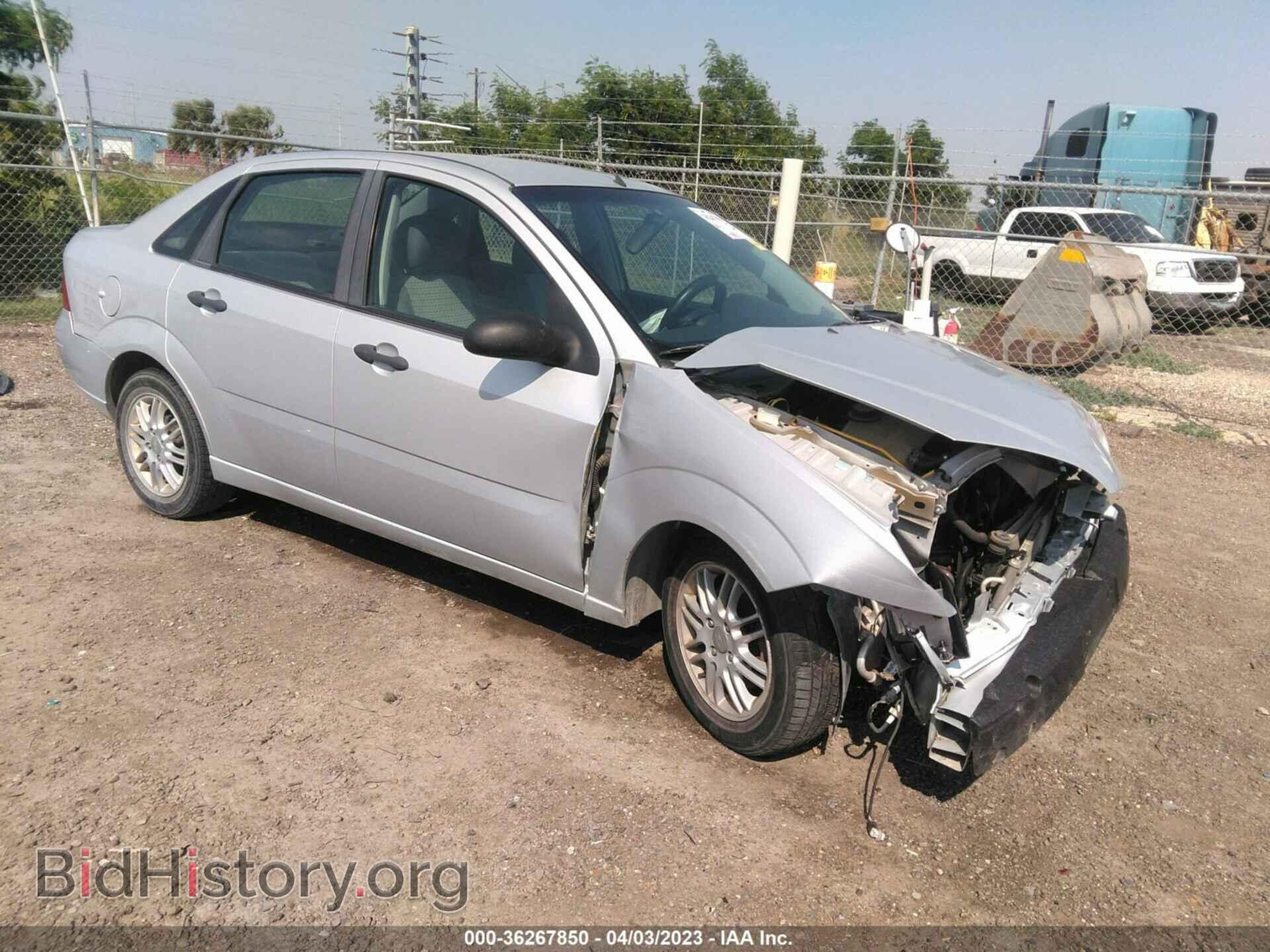 Photo 1FAFP34N67W365745 - FORD FOCUS 2007
