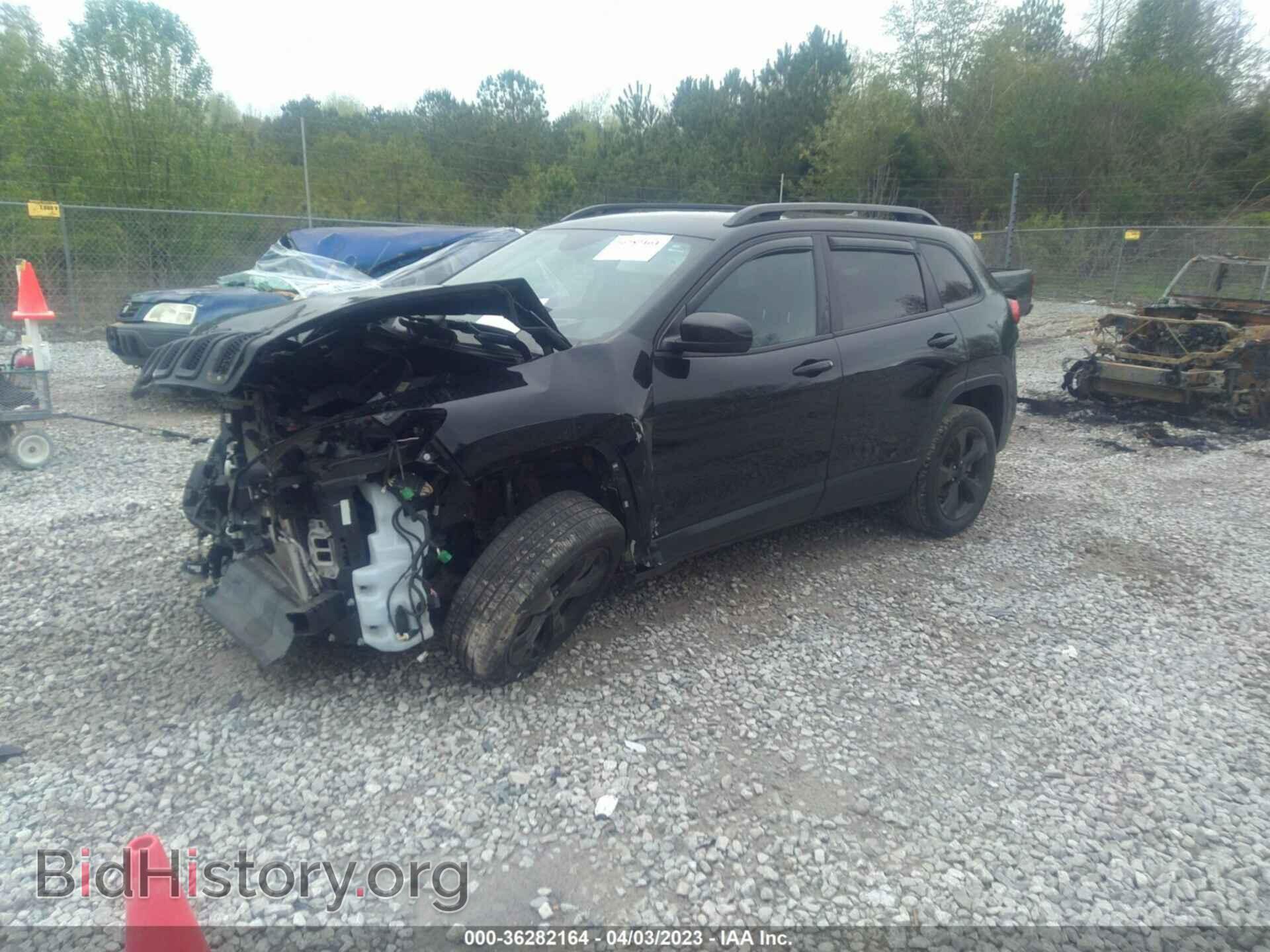 2018 JEEP CHEROKEE - VIN: 1C4PJLCB0JD544924 - Фото 2