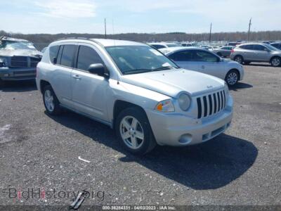 2010 Jeep COMPASS Sport, silver — VIN 1J4NT4FB4AD585277, IAAI