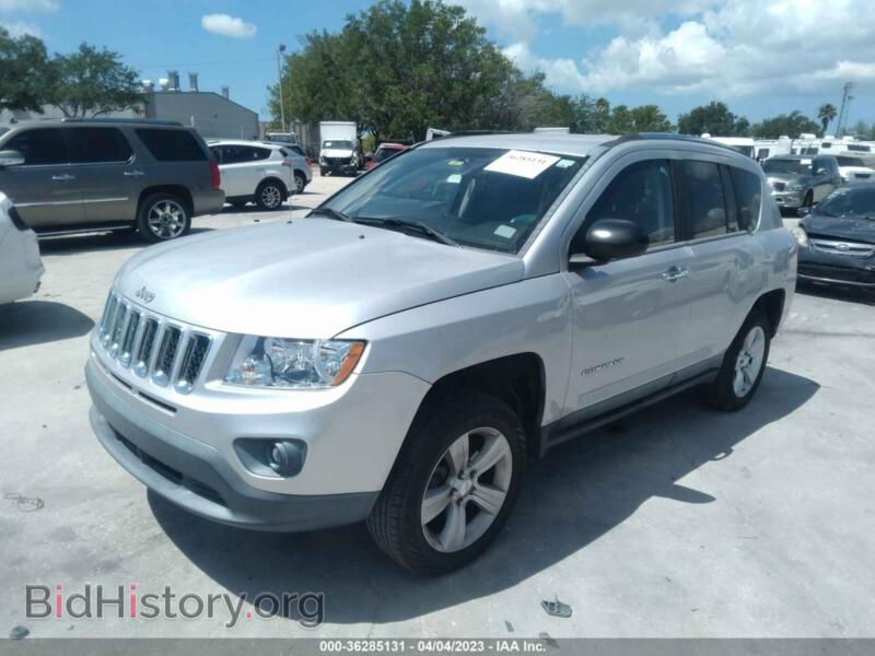 2011 Jeep COMPASS (VIN 1J4NT1FA8BD160068) — фото 2 из 11
