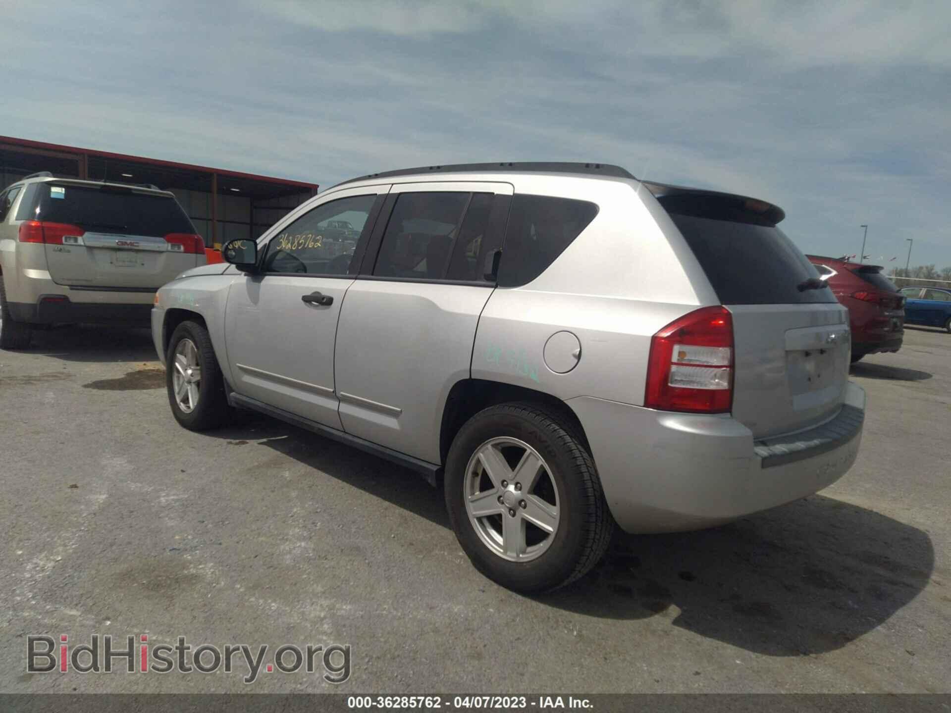 2008 JEEP COMPASS - VIN: 1J8FT47W28D520233 - Фото 3